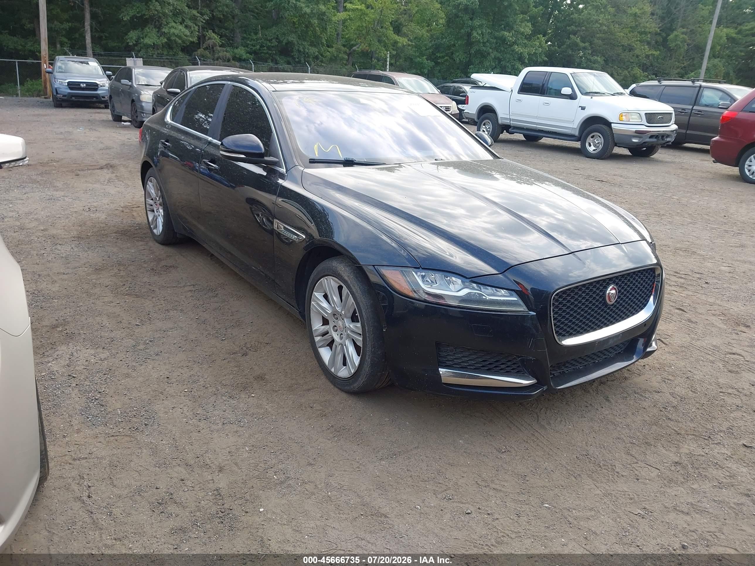 2016 Jaguar XF 35t Premium, VIN SAJBJ4BV1GCY16540 — Normal wear