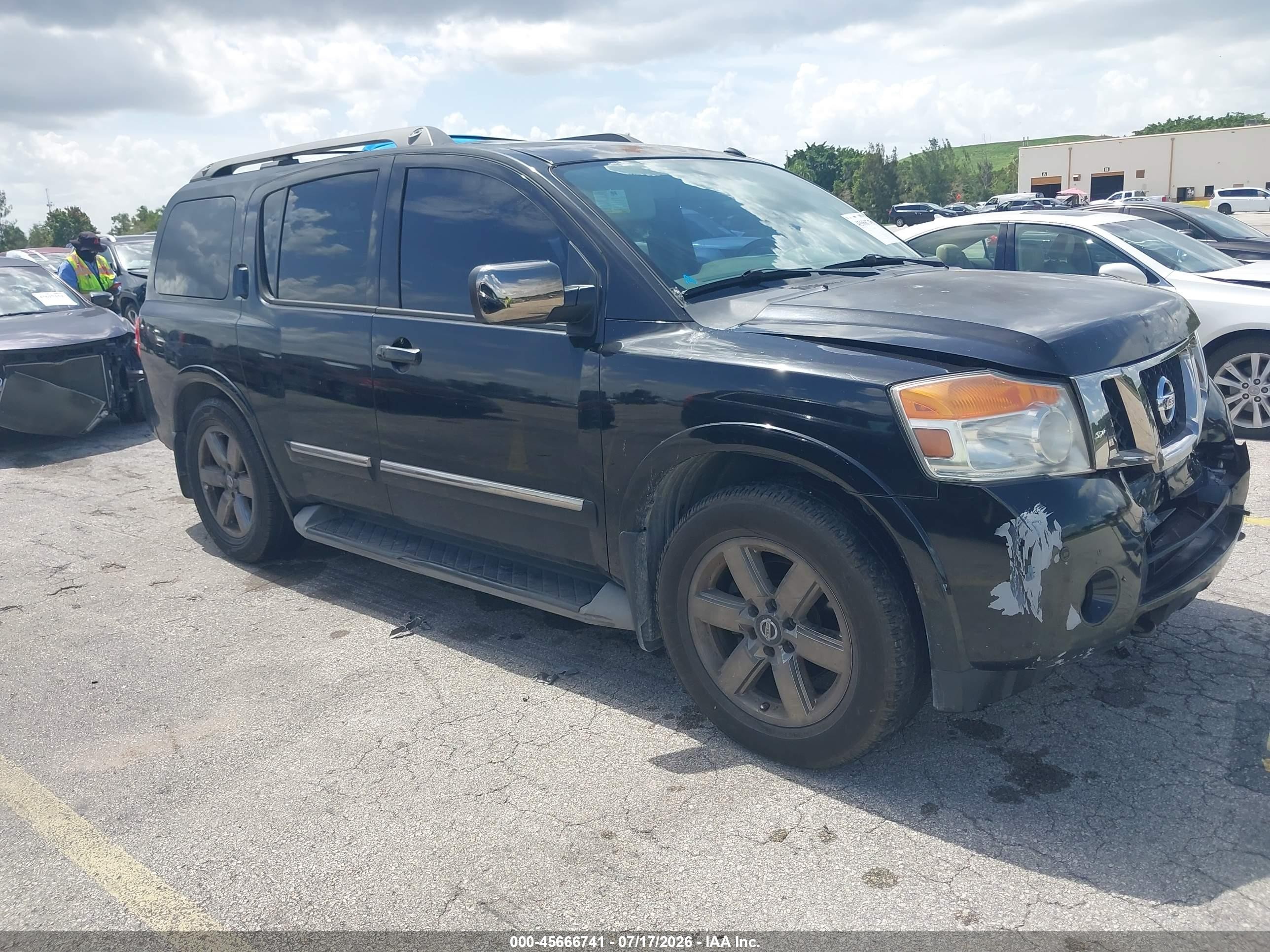 2014 Nissan Armada Platinum, VIN 5N1BA0NFXEN613297 — Front end