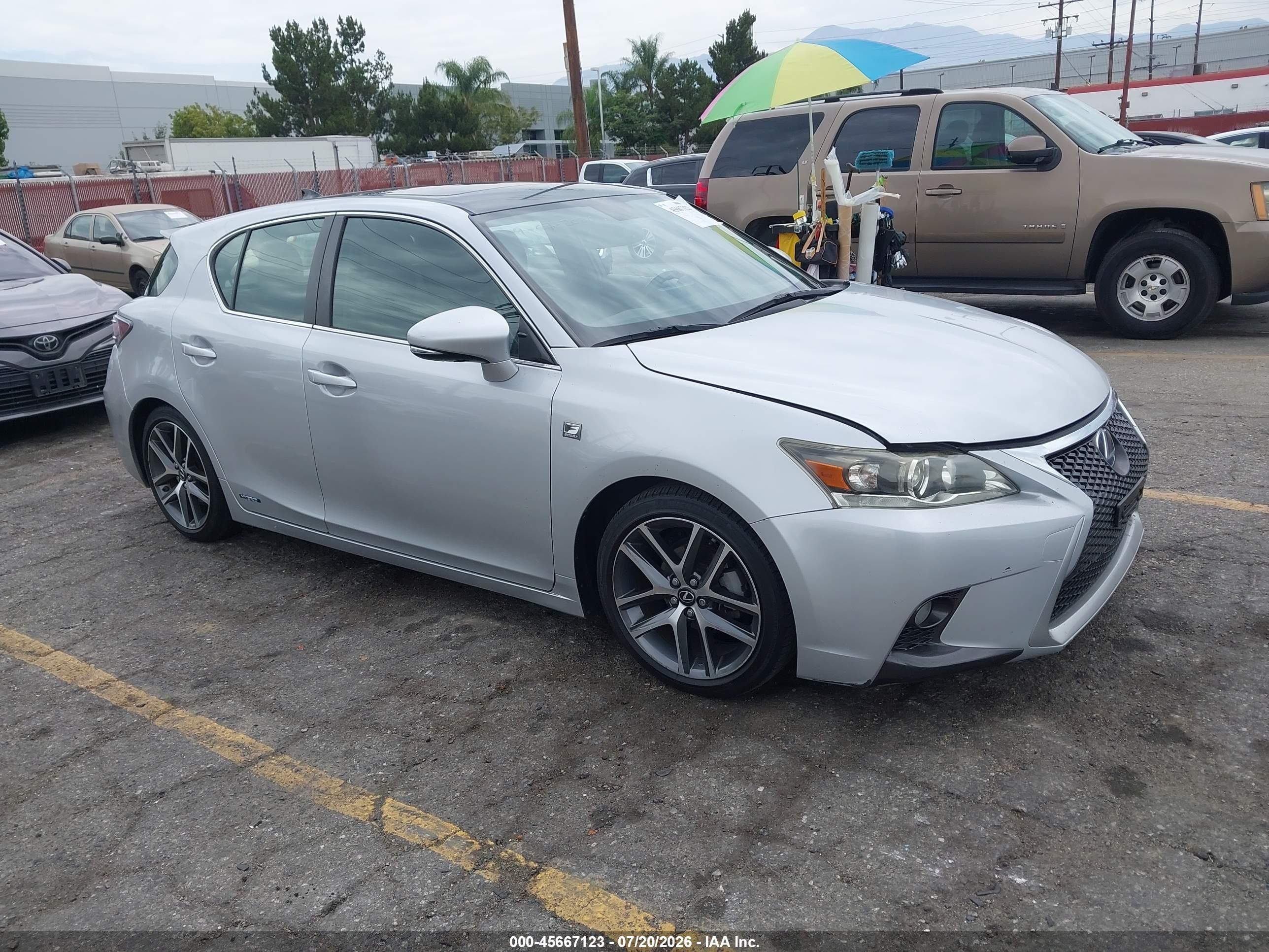 2014 Lexus CT 200h, VIN JTHKD5BH2E2198894 — Rear end