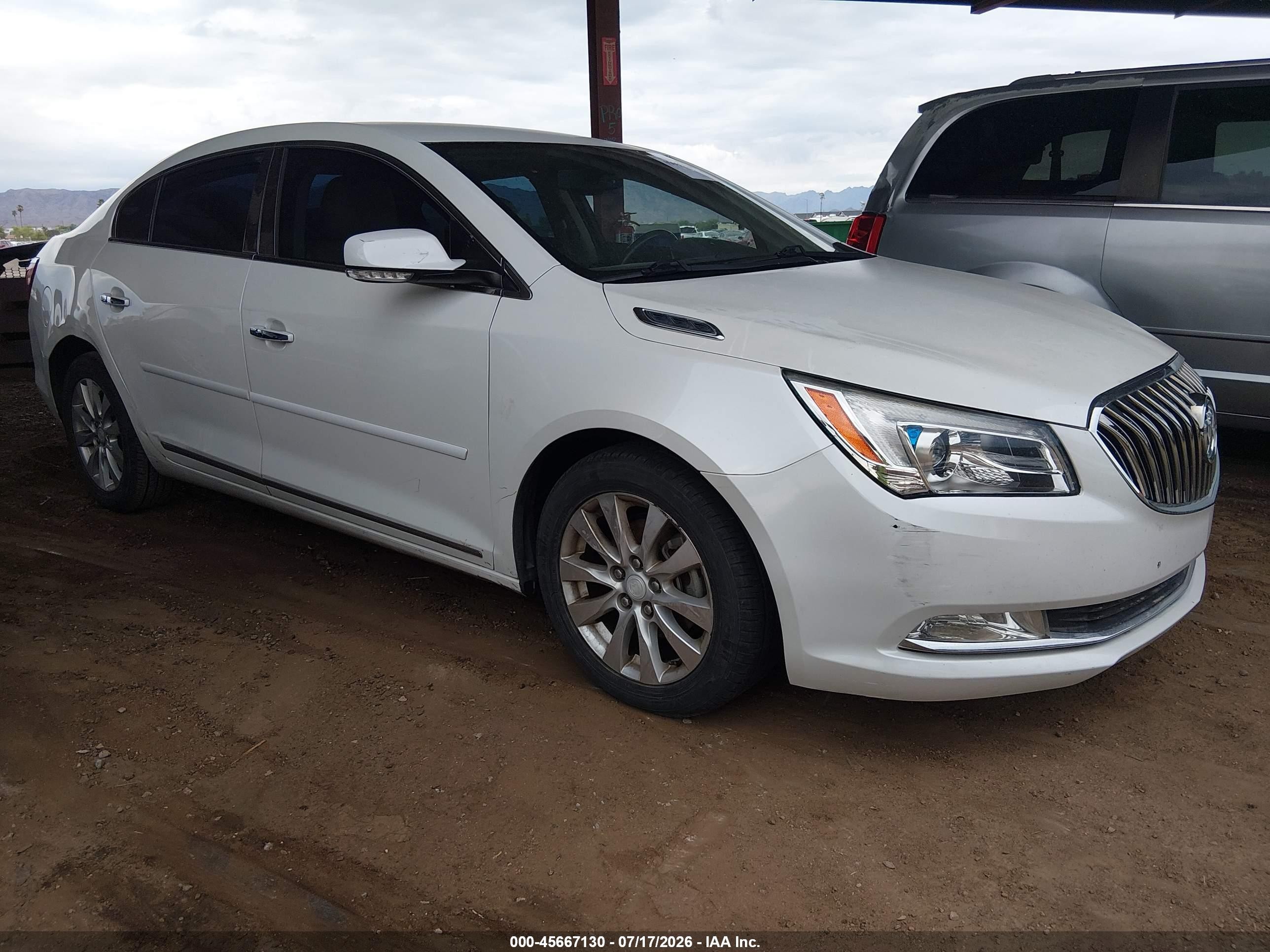 2016 Buick LaCrosse Leather, VIN 1G4GB5GRXGF178060 — Normal wear