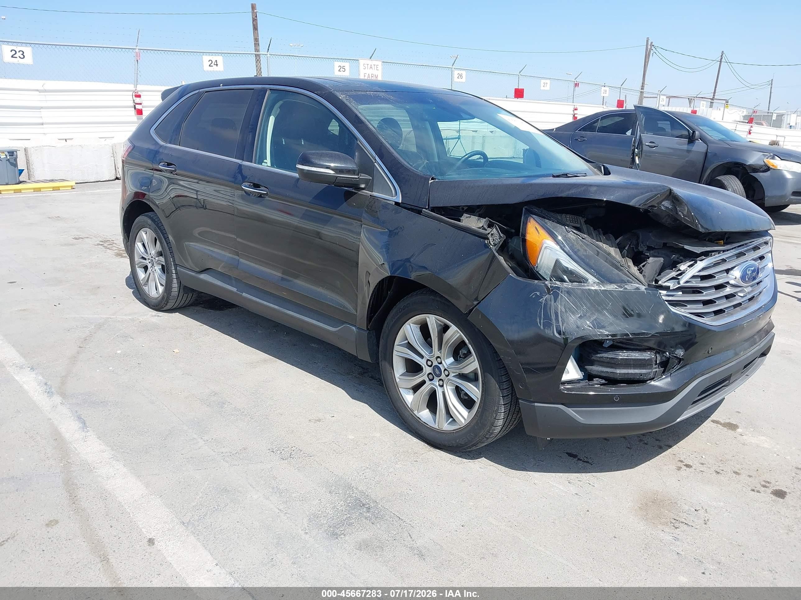 2019 Ford Edge Titanium, VIN 2FMPK3K92KBC37348 — Front end