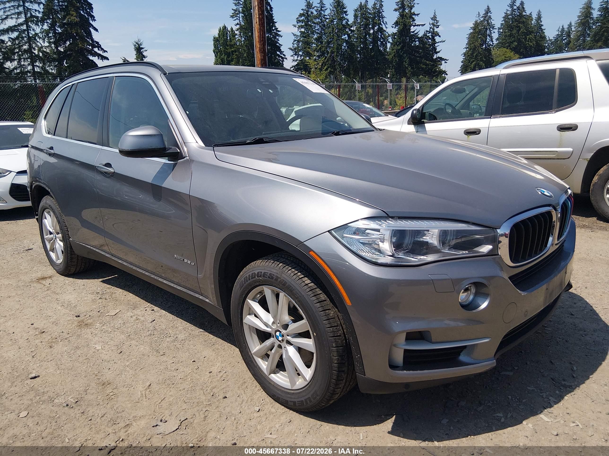 2015 BMW X5 xDrive35d, VIN 5UXKS4C50F0N10390 — Rear end