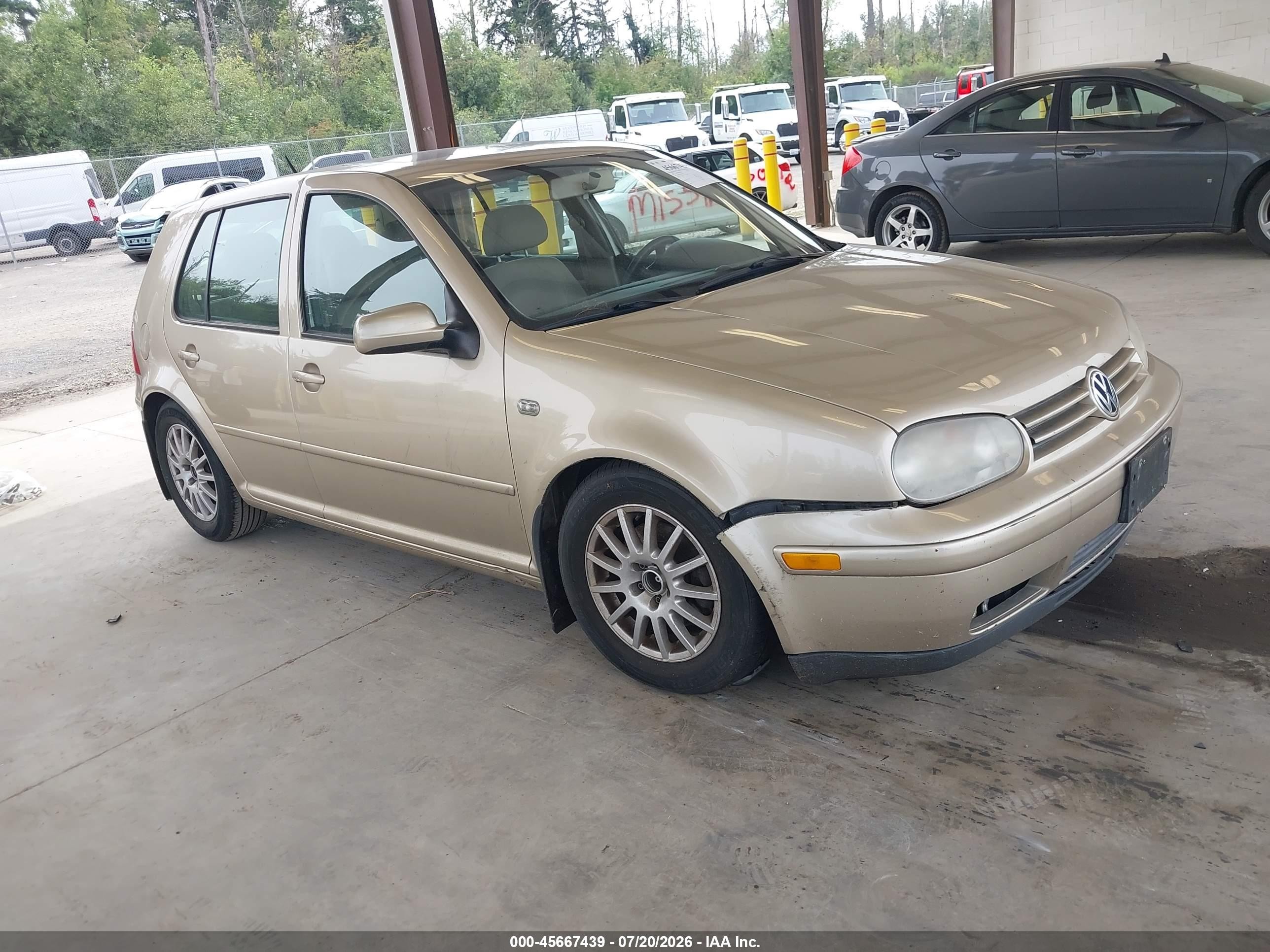 2005 Volkswagen Golf GLS, VIN 9BWGR61J554017199 — Front end