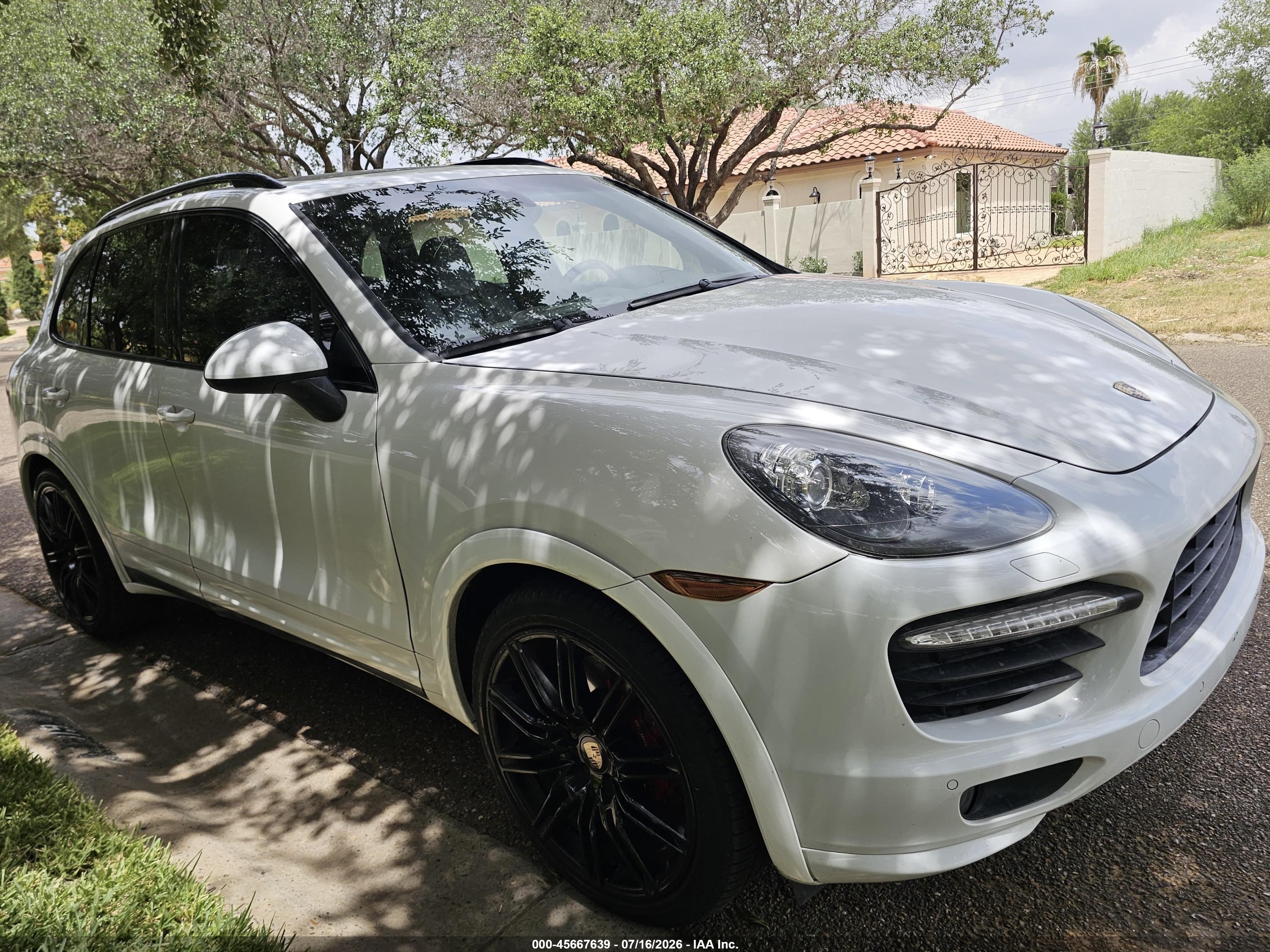 2013 Porsche Cayenne GTS, VIN WP1AD2A26DLA73039 — Normal wear