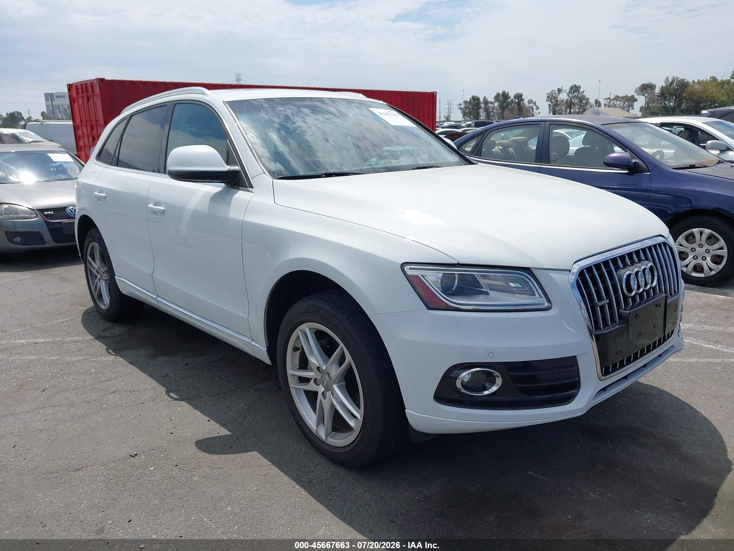 2014 Audi Q5 Premium Plus, VIN WA1LFAFP6EA032551 — Normal wear