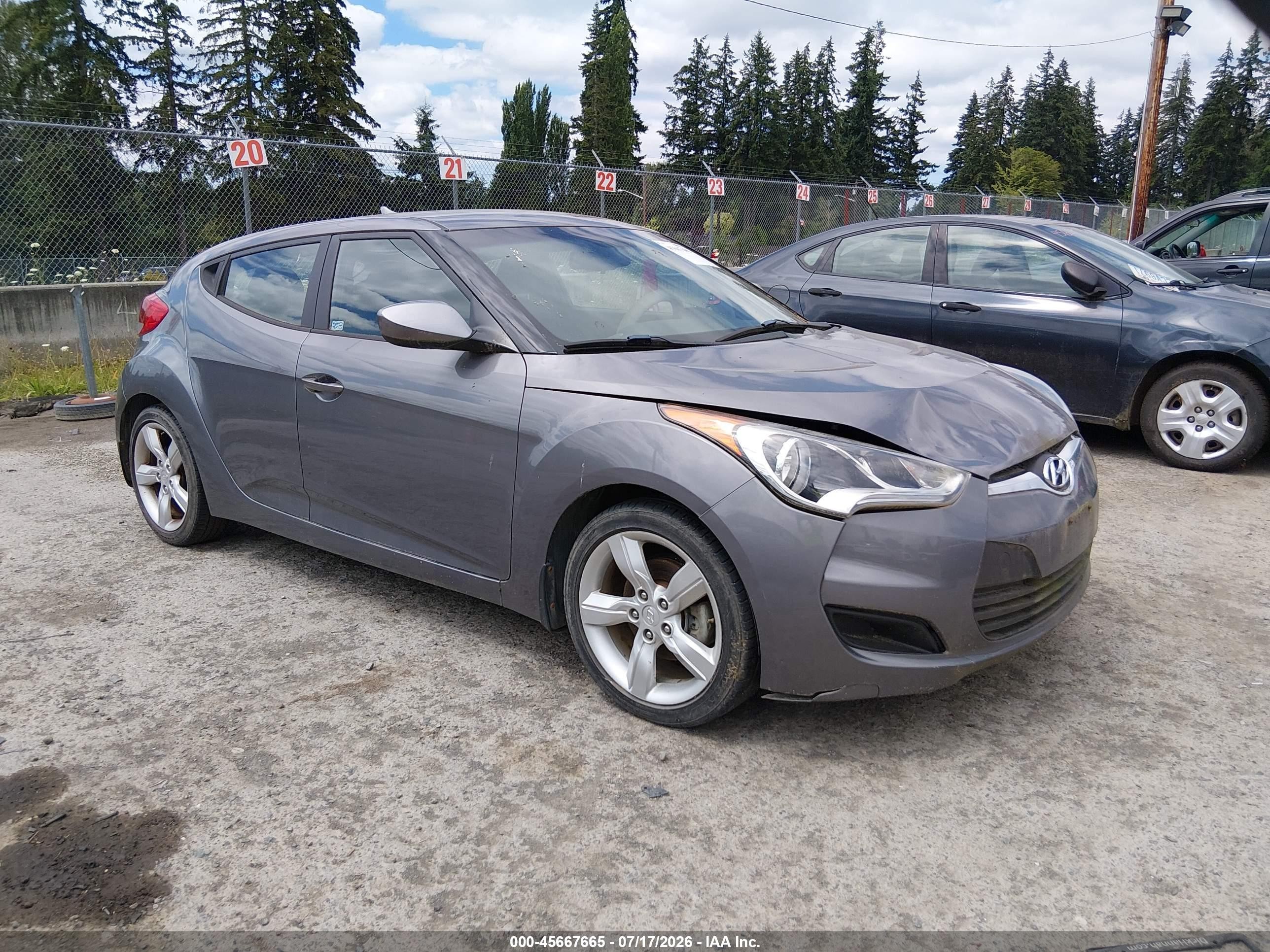 2013 Hyundai Veloster w/Black Int, VIN KMHTC6AD7DU103192 — Normal wear