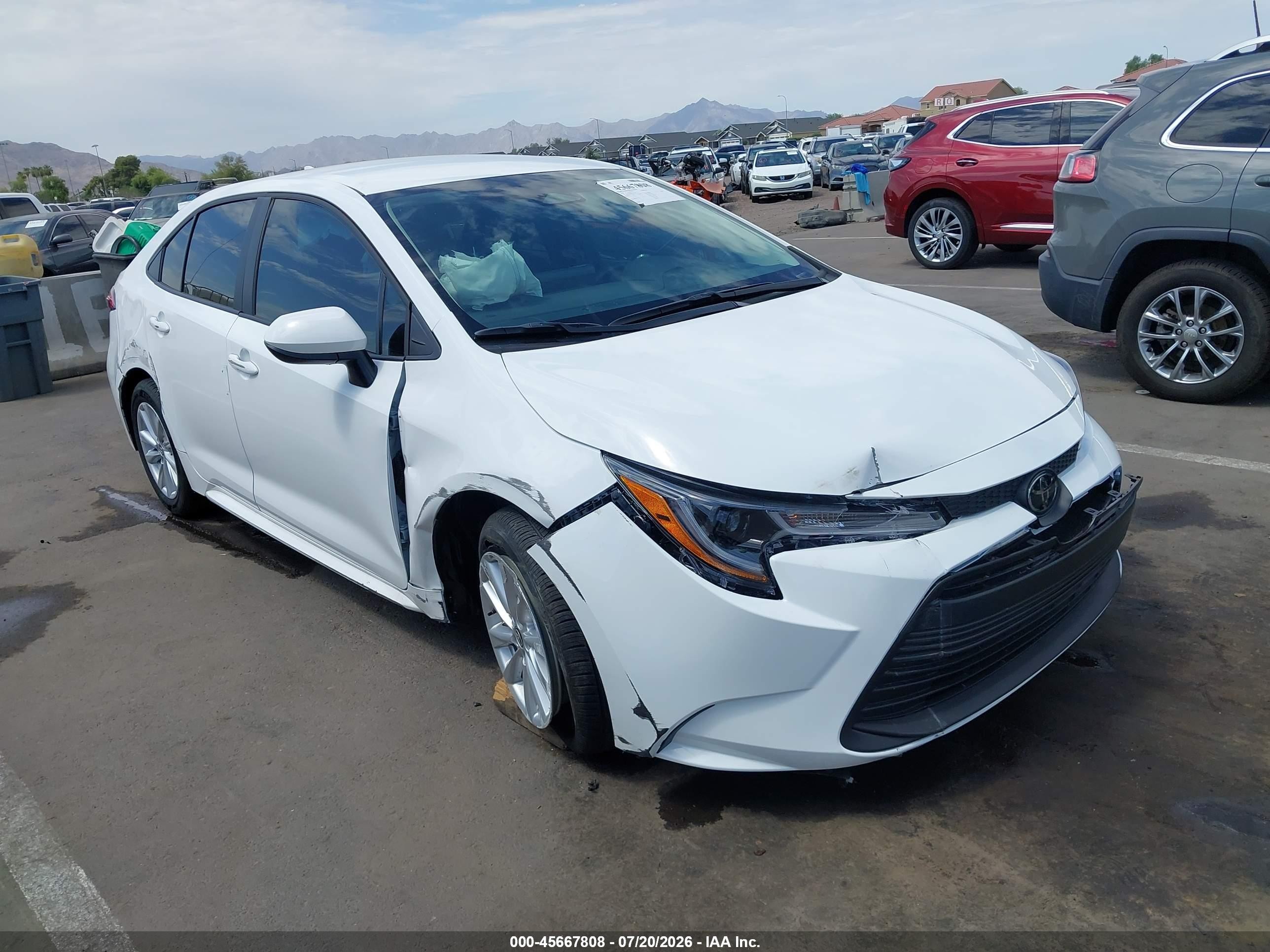 2026 Toyota Corolla LE, VIN 5YFB4MDE2TP475301 — Перед
