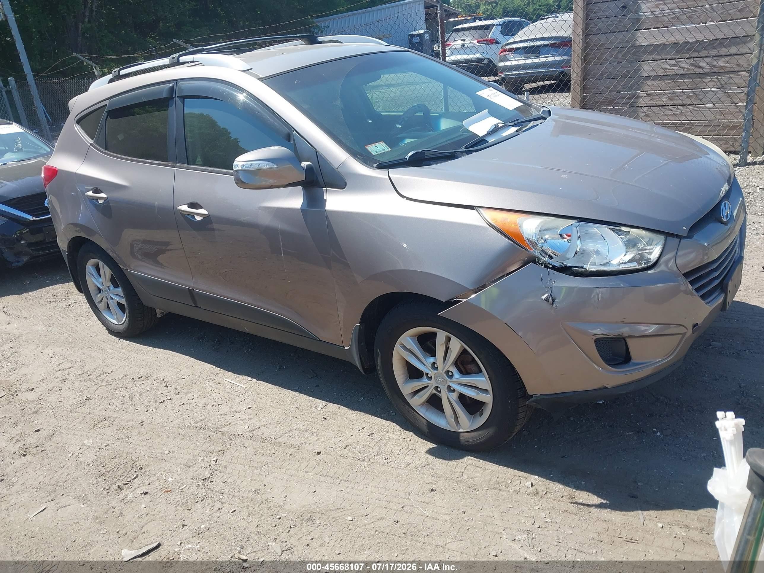 2012 Hyundai Tucson GLS, VIN KM8JU3AC2CU472518 — Front end