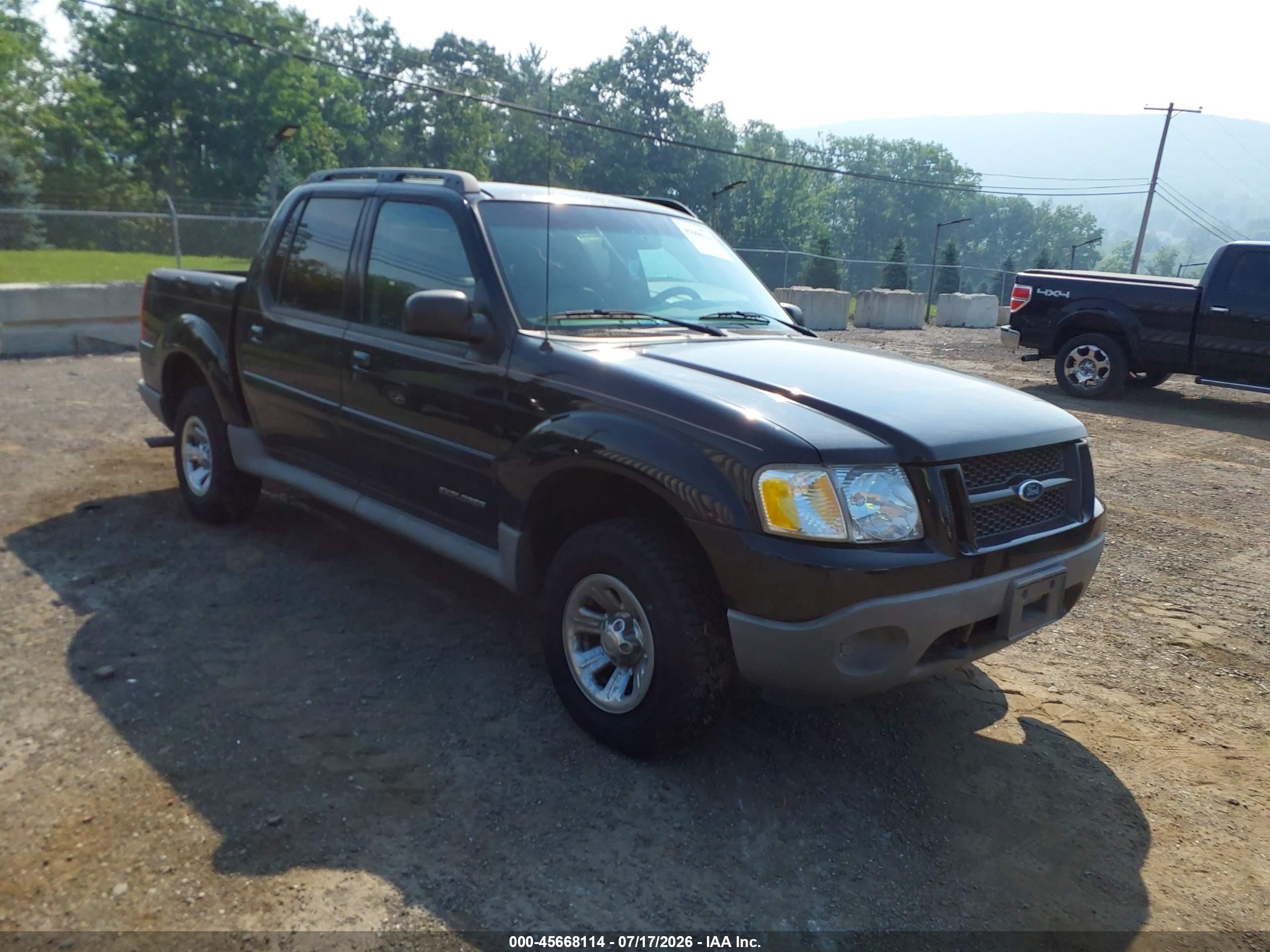 2001 Ford Explorer Sport Trac, VIN 1FMZU77E01UB37032 — Rear end