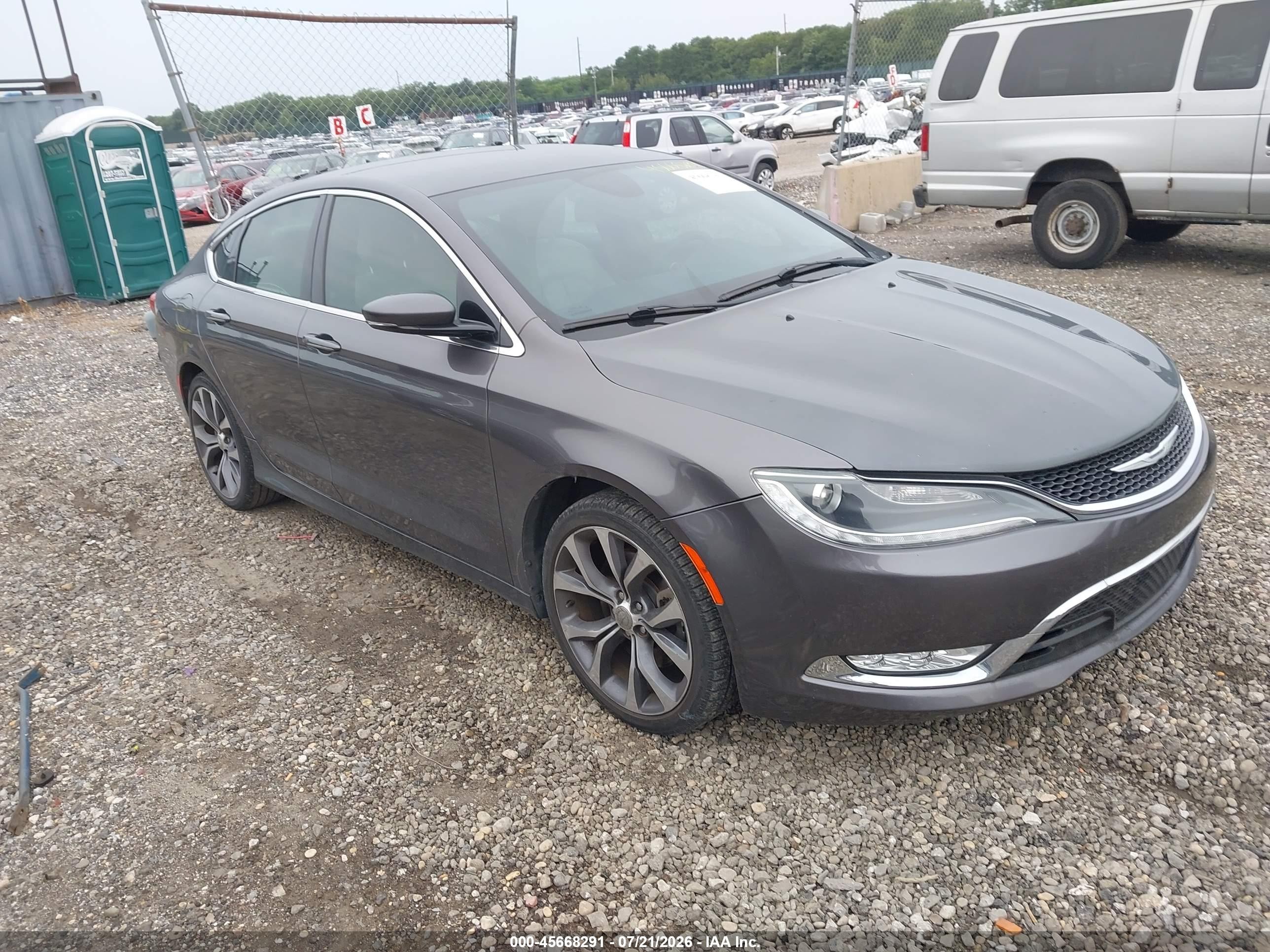 2015 Chrysler 200 C, VIN 1C3CCCCG2FN545681 — Rear end