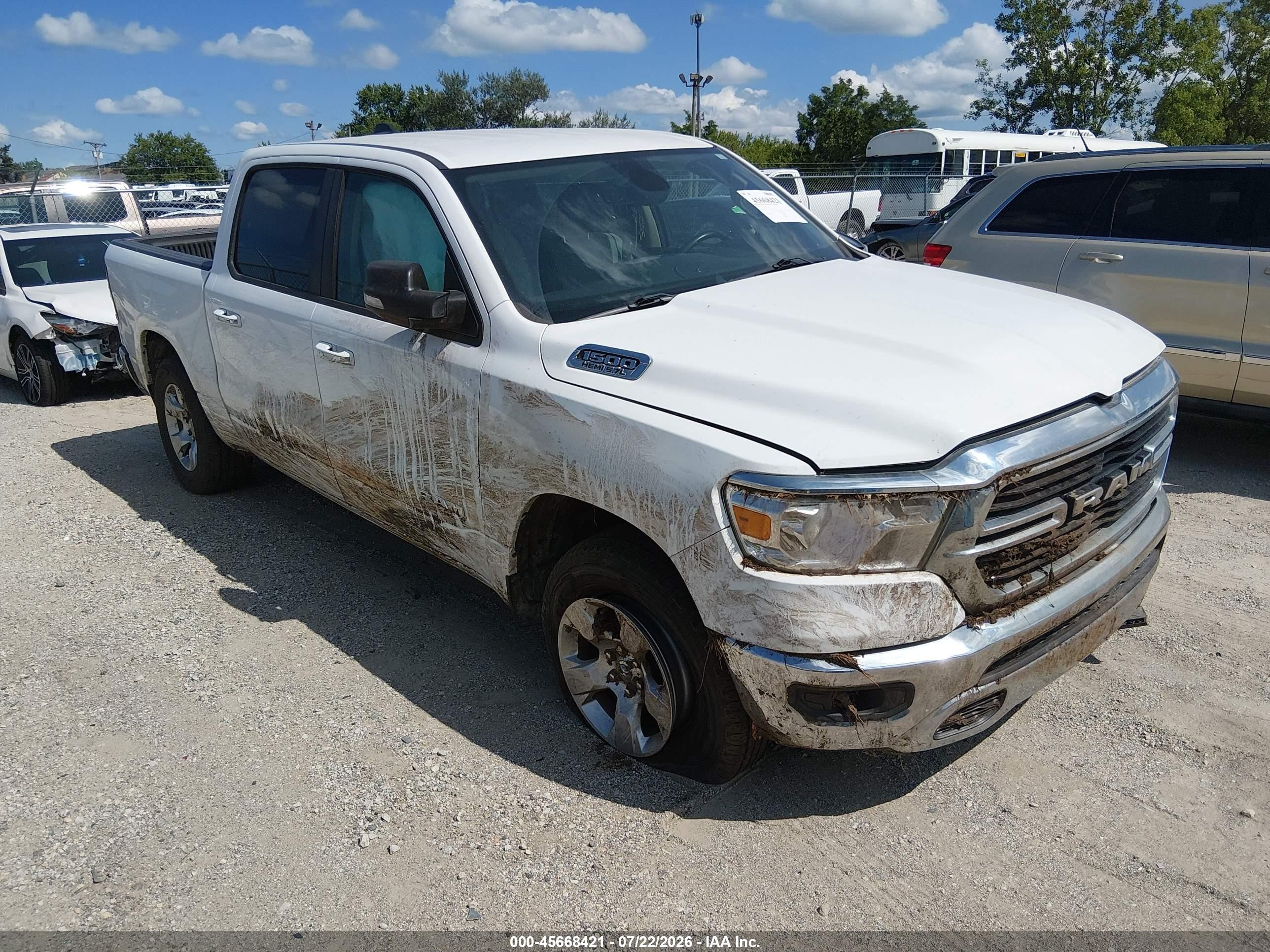 2020 Ram 1500 Big Horn, VIN 1C6SRFFT5LN420452 — Front end