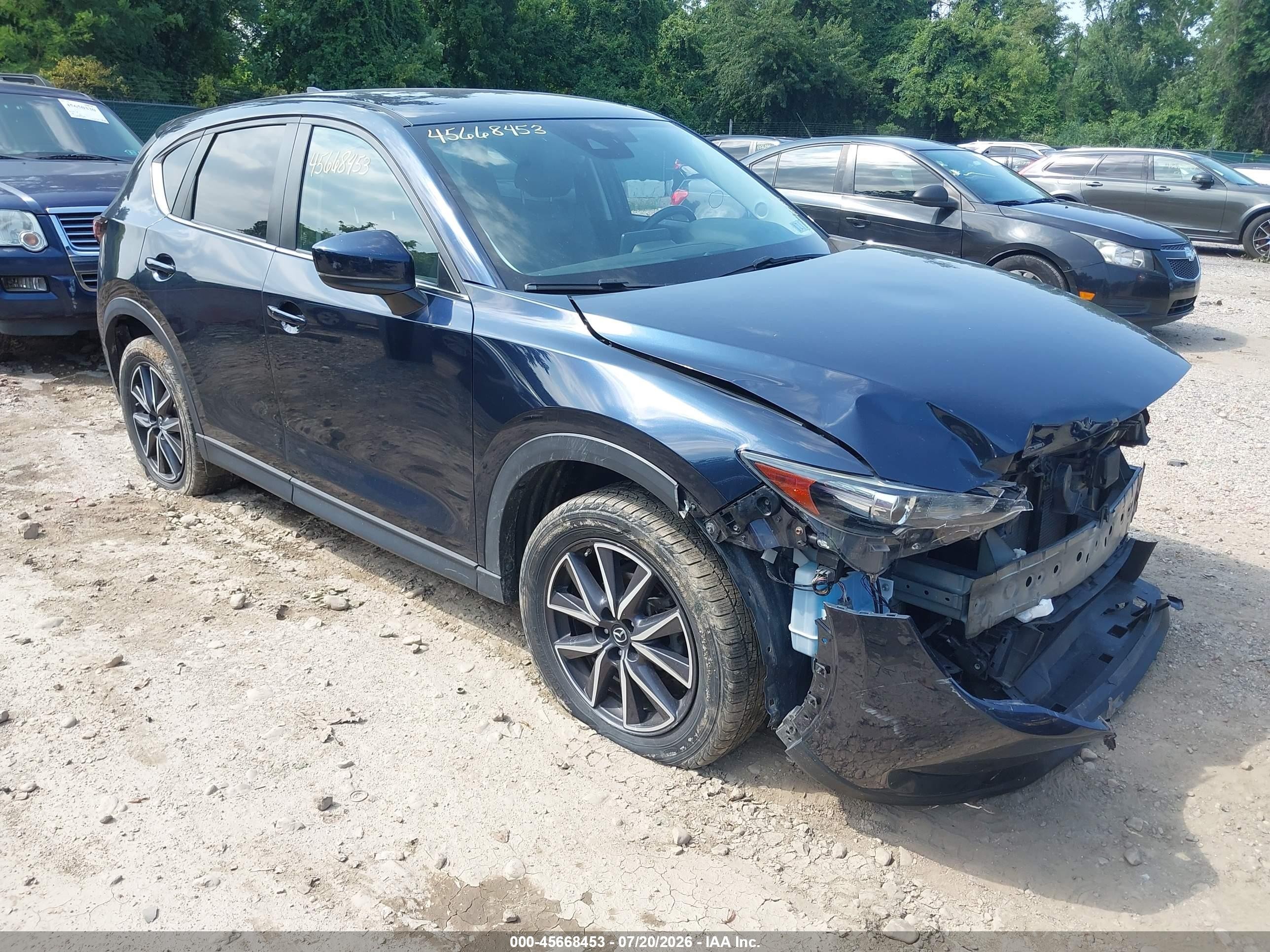 2018 Mazda CX-5 Touring, VIN JM3KFBCM0J0384341 — Front end
