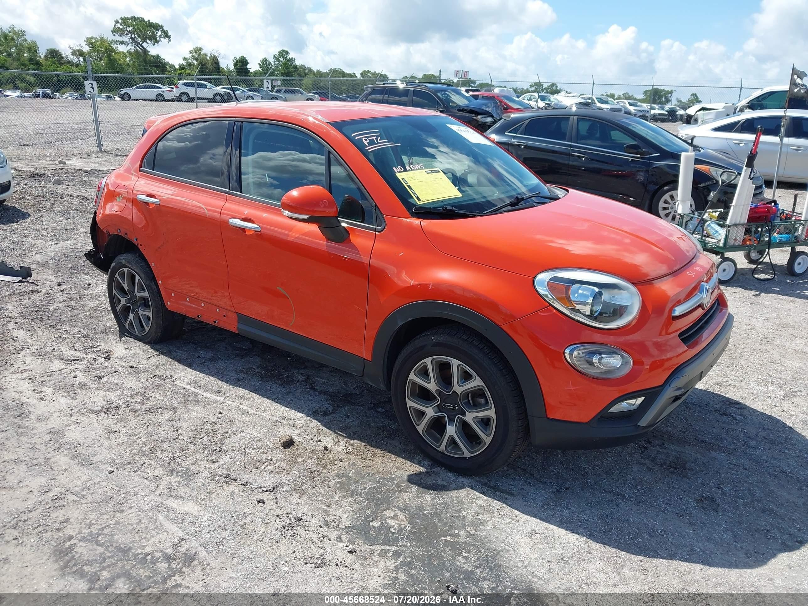 2016 FIAT 500X Trekking, VIN ZFBCFYCT8GP366809 — Rear end