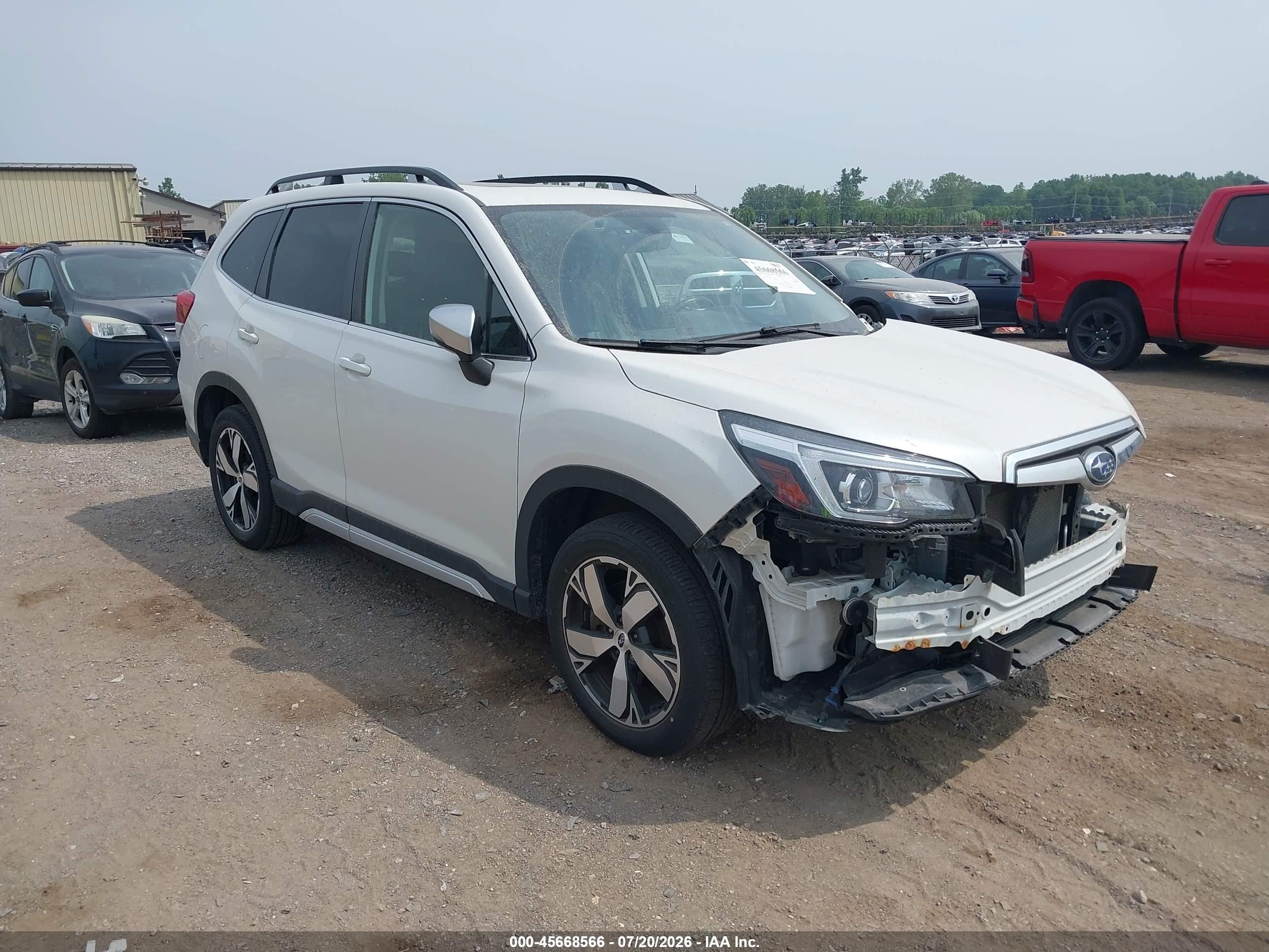 2020 Subaru Forester Touring, VIN JF2SKAXC7LH582629 — Front end