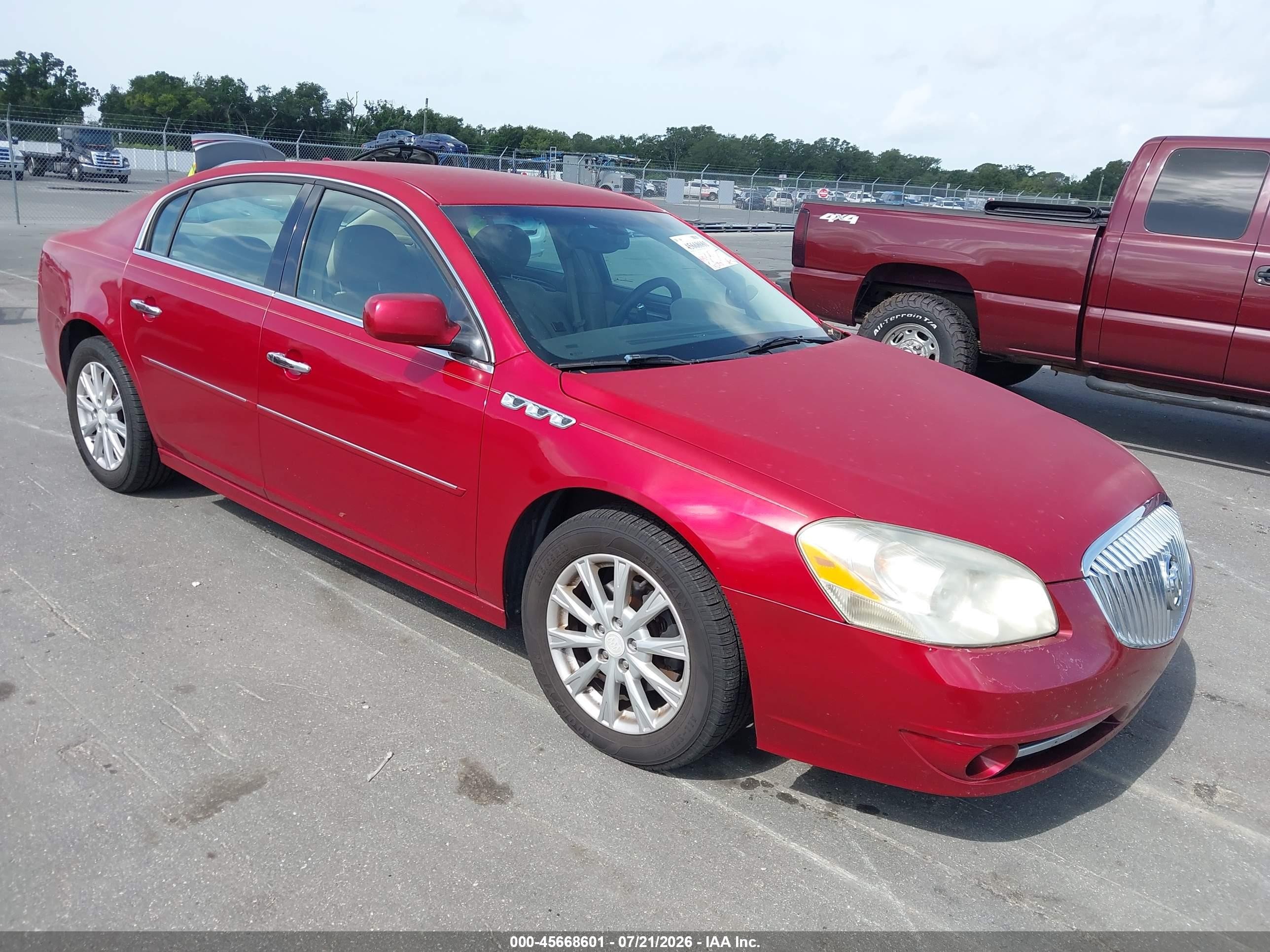 2011 Buick Lucerne CXL, VIN 1G4HC5EM2BU137080 — Normal wear