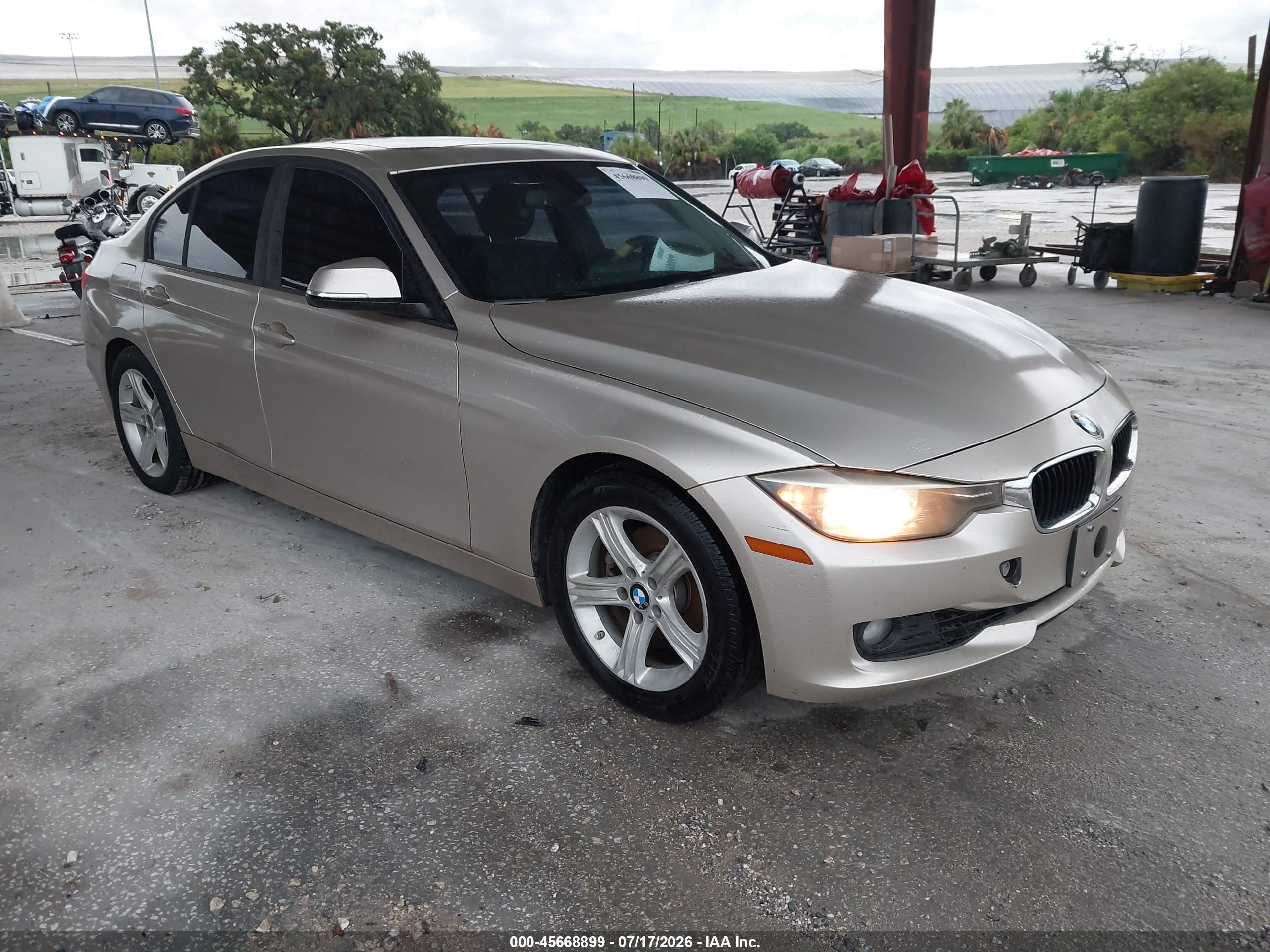 2015 BMW 3 Series 328i, VIN WBA3A5C53FP605089 — Normal wear