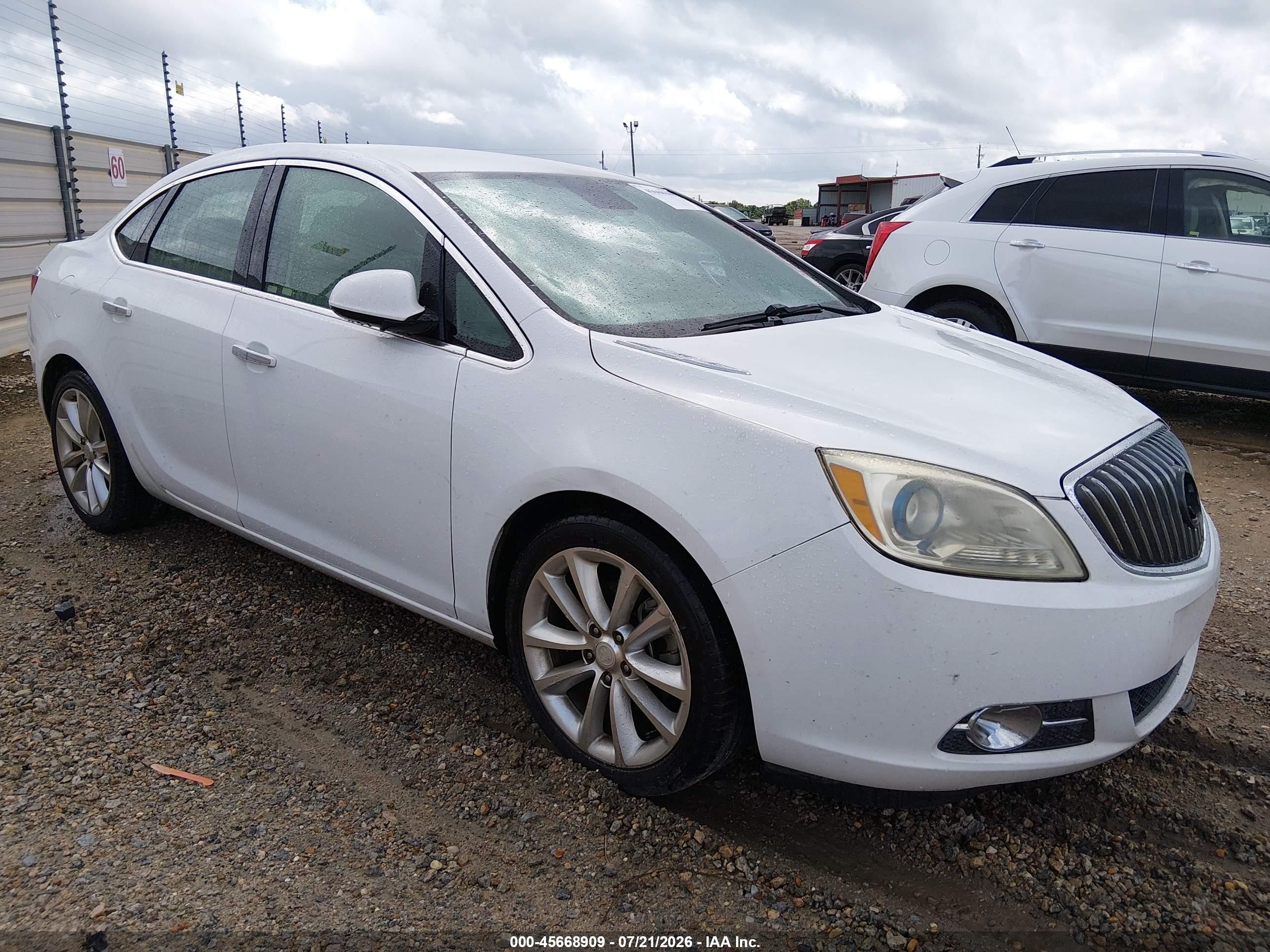 2013 Buick Verano Convenience Group, VIN 1G4PR5SK5D4211172 — Перед