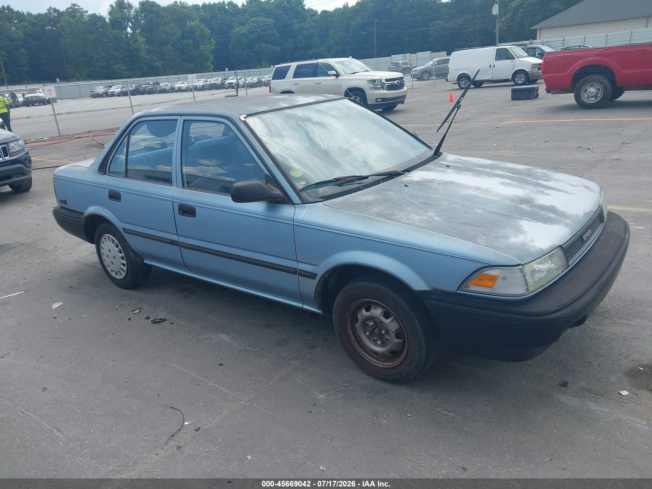 1990 Toyota Corolla, VIN 1NXAE94A7LZ153559 — Front end