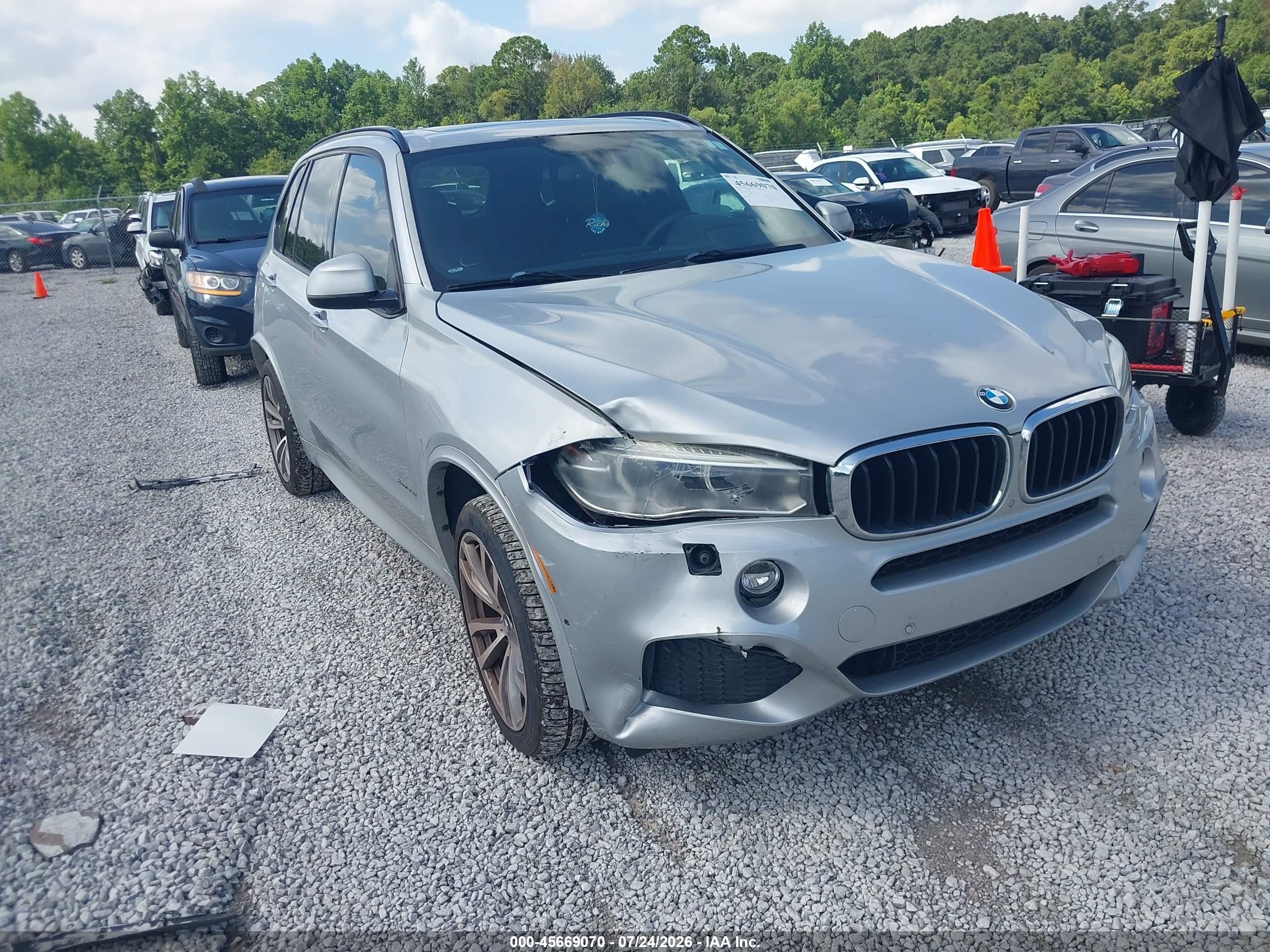 2014 BMW X5 xDrive35i, VIN 5UXKR0C57E0K48533 — Front end