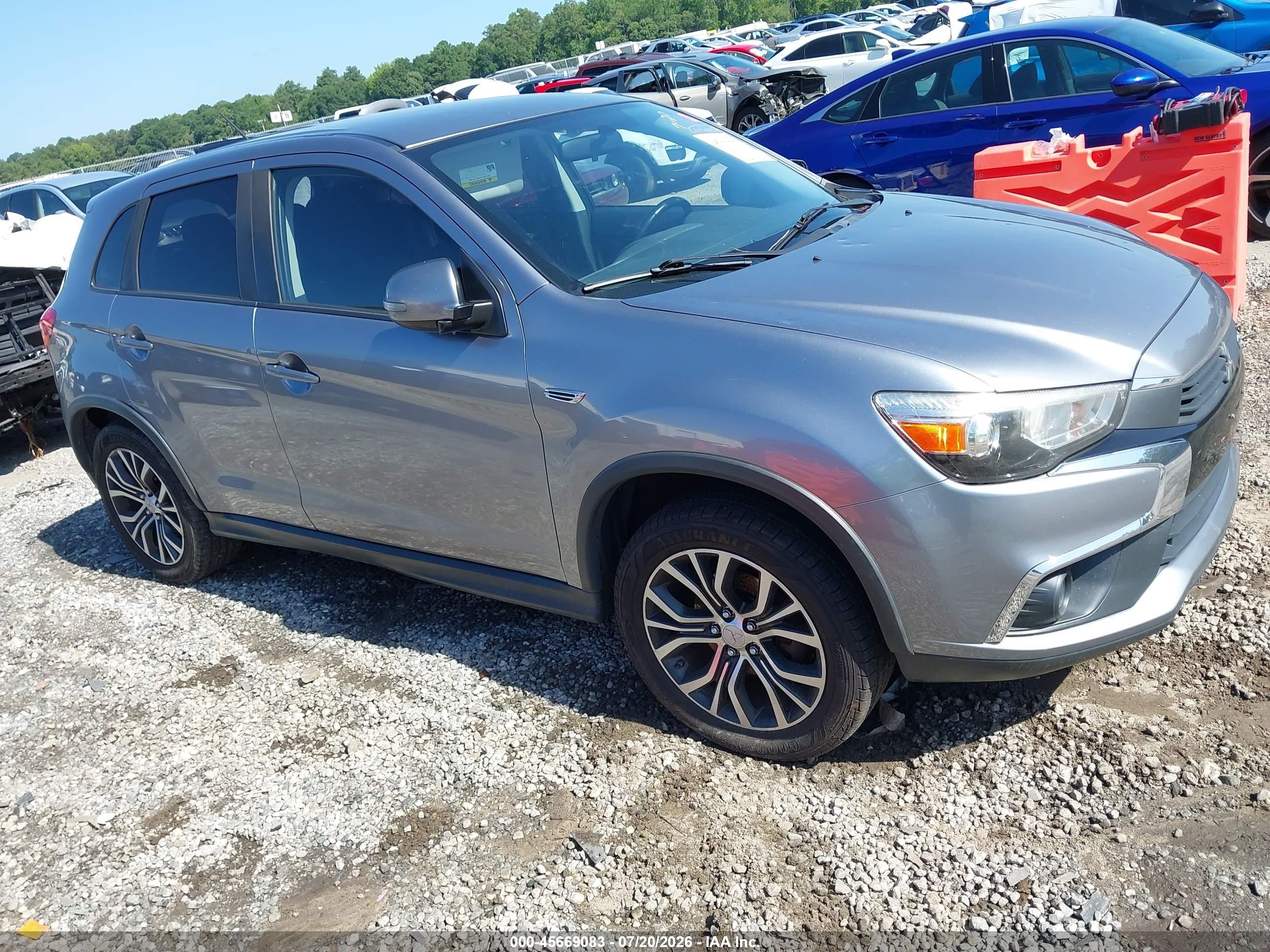 2016 Mitsubishi Outlander ES, VIN JA4AP3AU4GZ060091 — Перед