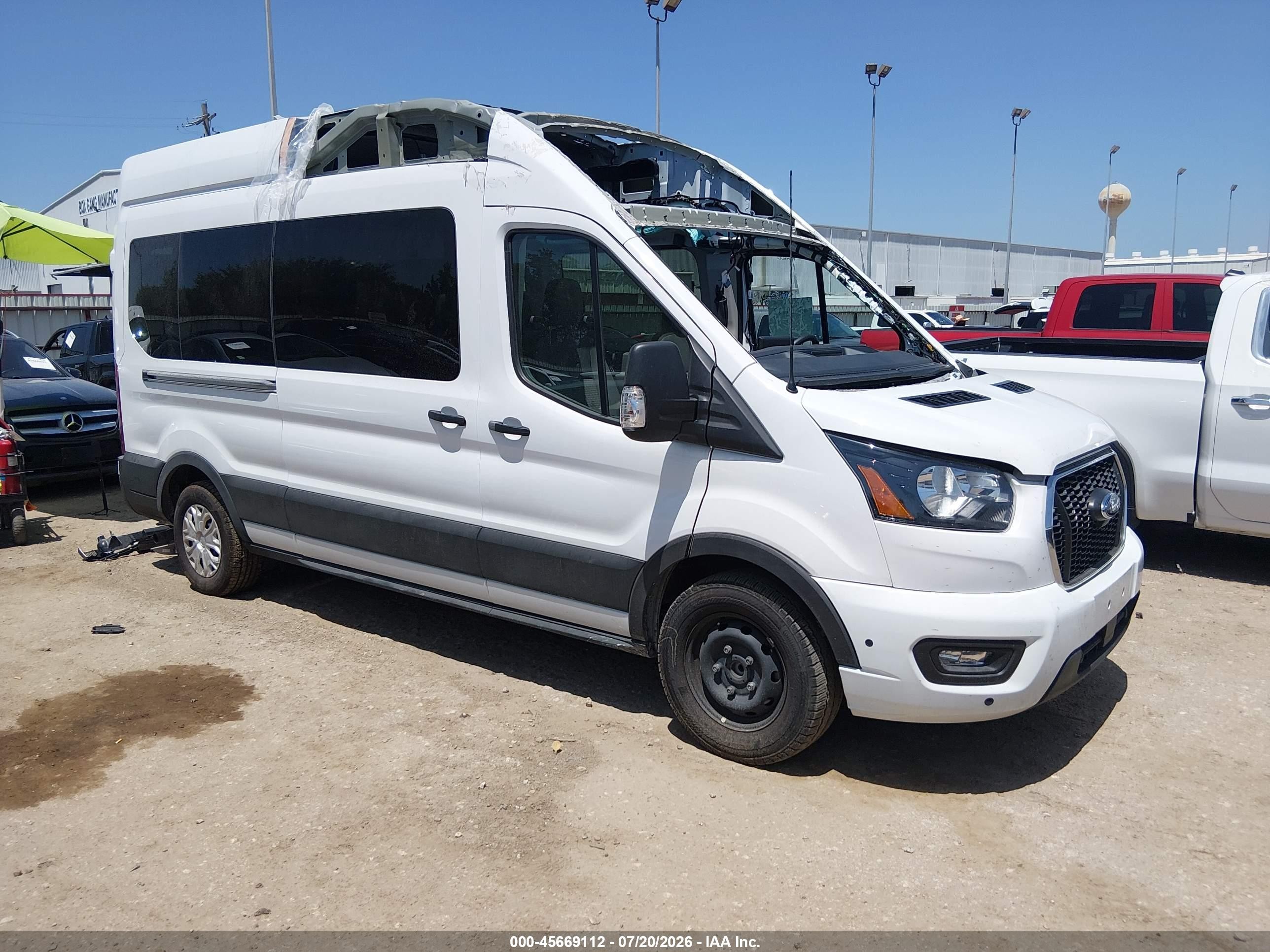 2025 Ford Transit Passenger XLT, VIN 1FBAX2X85SKA40772 — Roof