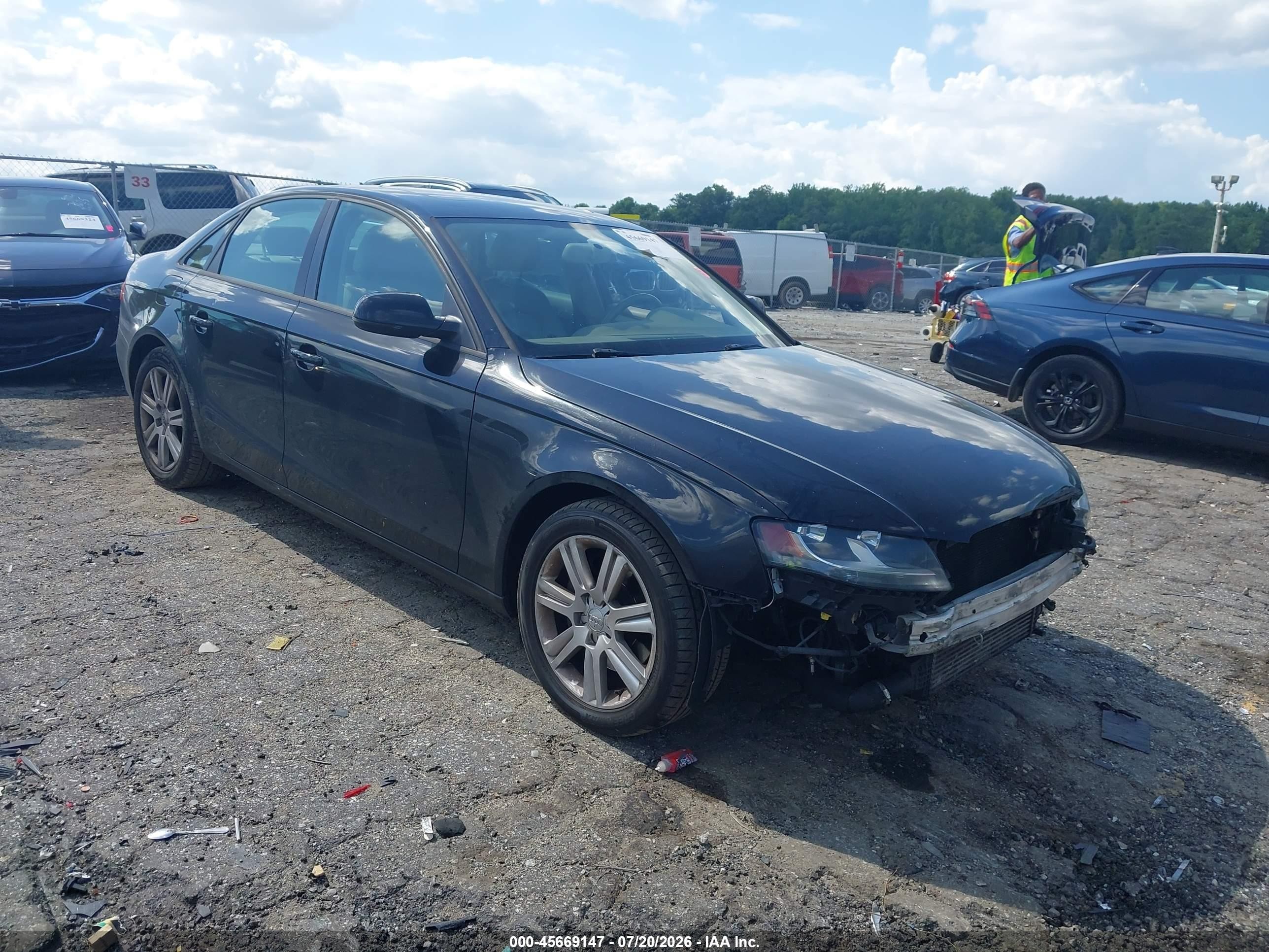 2010 Audi A4 Premium, VIN WAUAFAFL7AN065875 — Перед