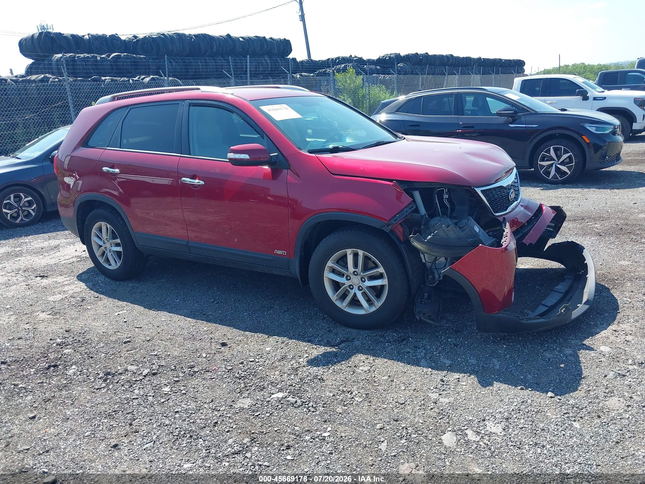 2015 Kia Sorento LX, VIN 5XYKTDA67FG640722 — Front end
