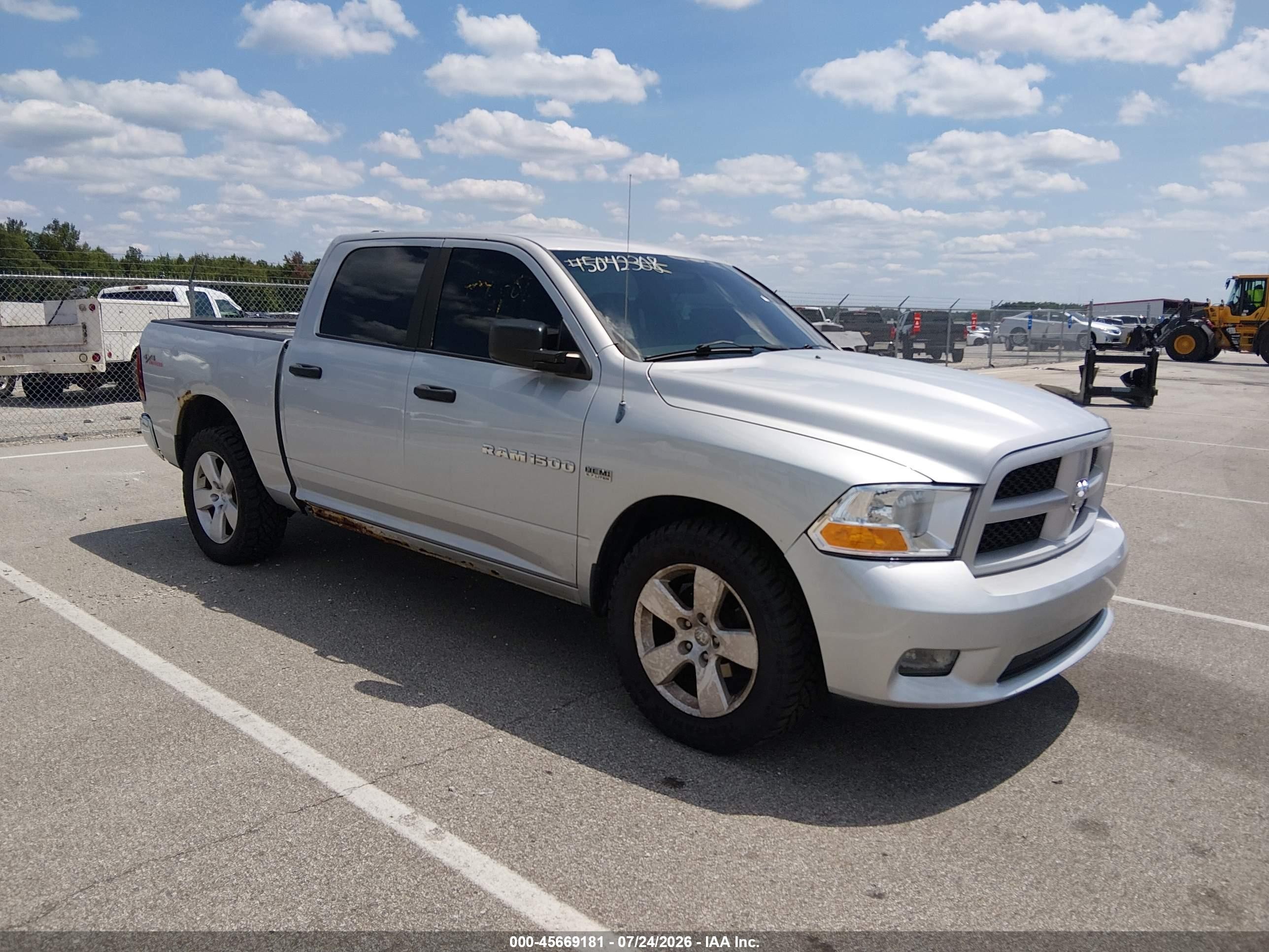 2012 Ram 1500 Express, VIN 1C6RD7KT6CS185991 — Front end