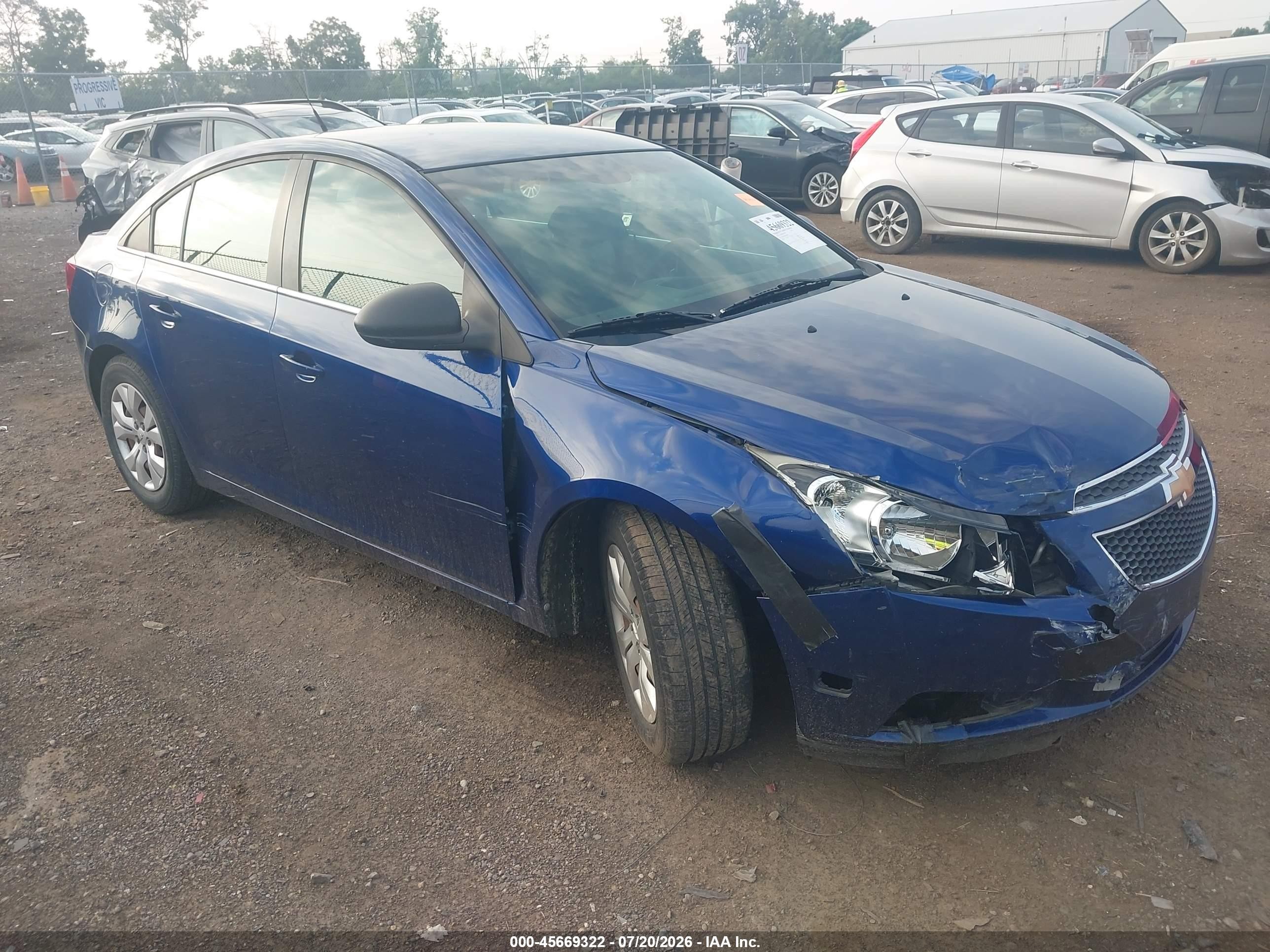 2012 Chevrolet Cruze LS, VIN 1G1PC5SH4C7246382 — Front end