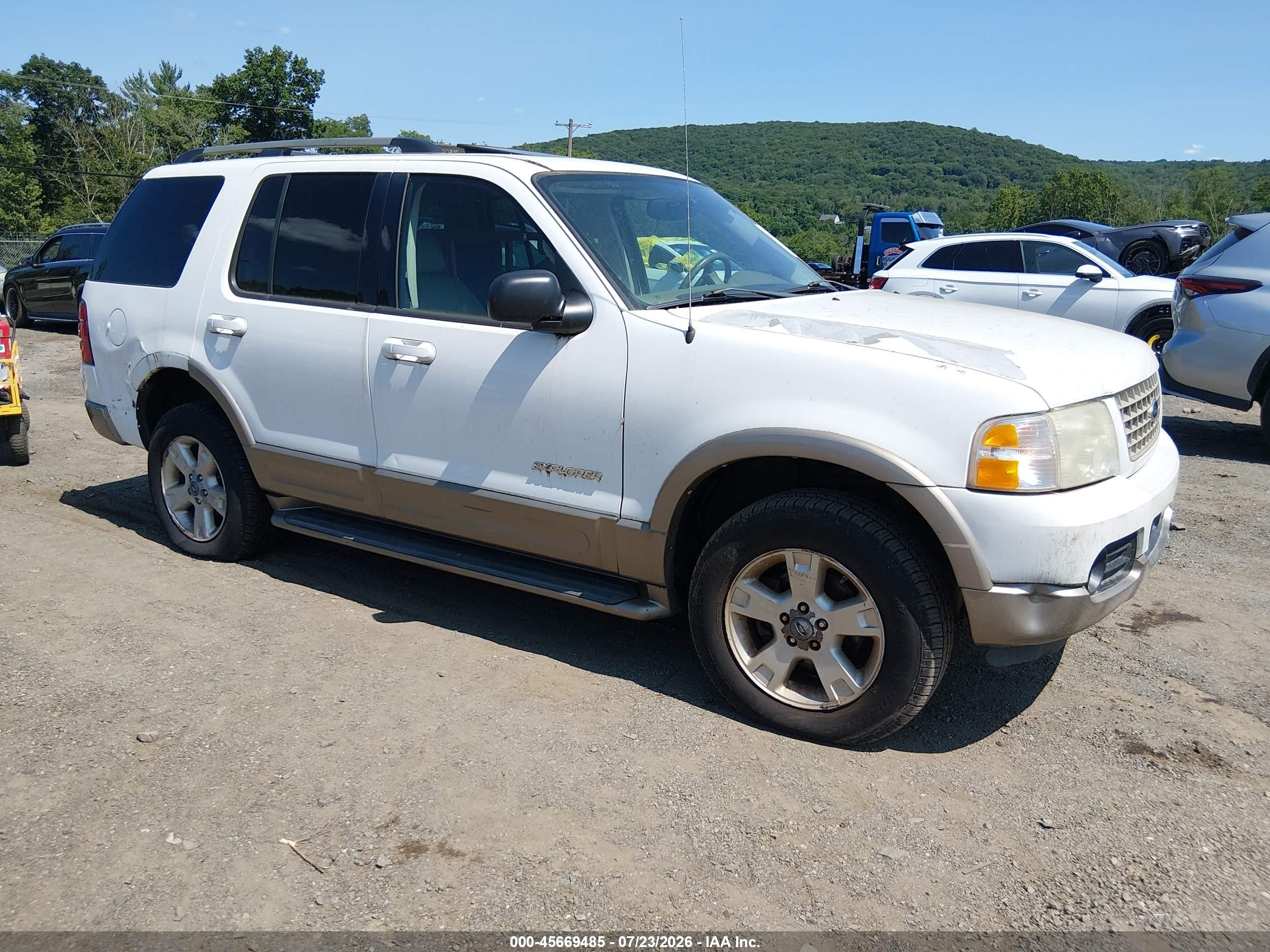 2004 Ford Explorer Eddie Bauer, VIN 1FMZU74W74UB78694 — Rear end