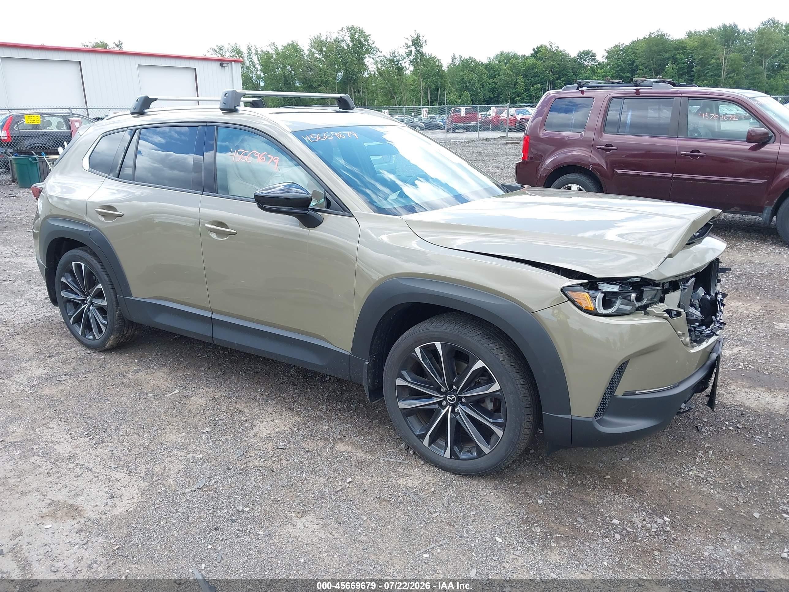 2024 Mazda CX-50 Premium, VIN 7MMVABDY8RN207251 — Front end