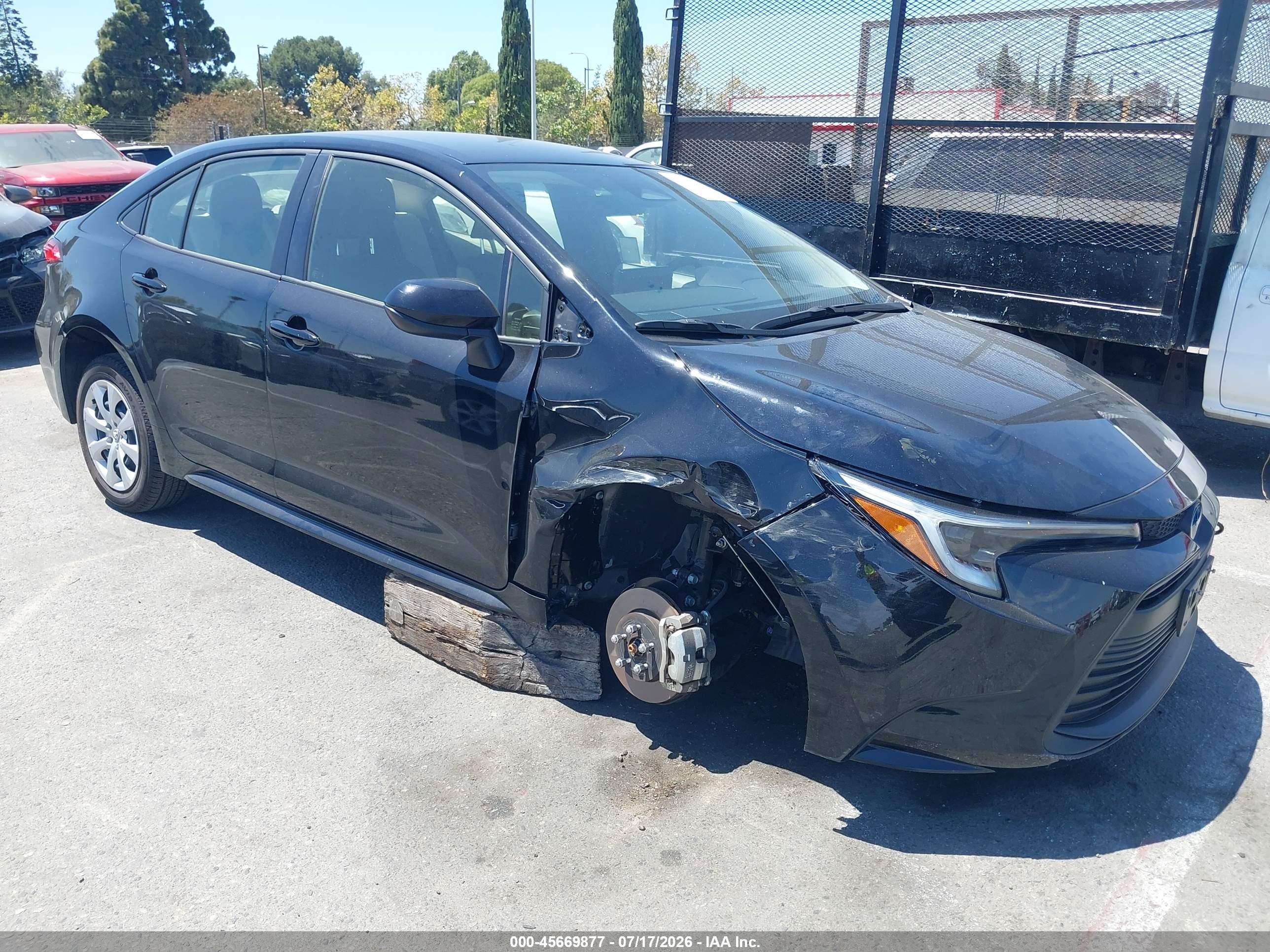 2025 Toyota Corolla Hybrid LE, VIN JTDBCMFE6S3098818 — Front end