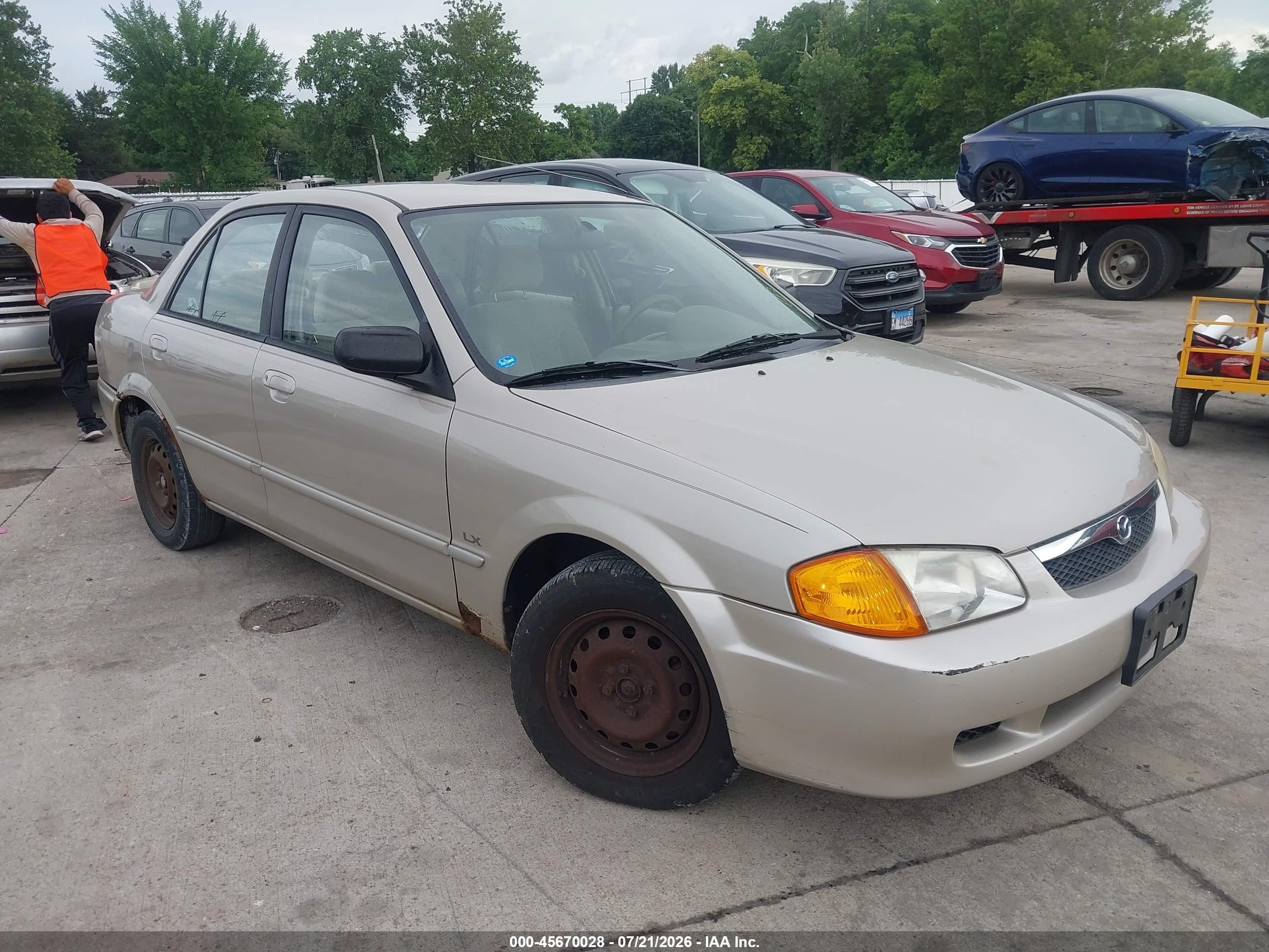 2000 Mazda Protege DX, VIN JM1BJ222XY0294440 — Normal wear