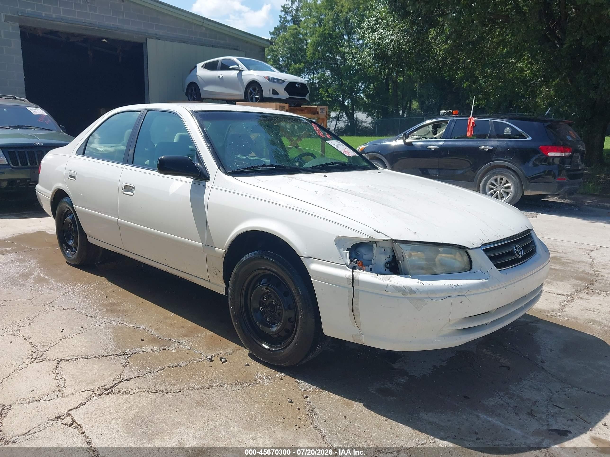 2000 Toyota Camry LE, VIN 4T1BG22K1YU944548 — Normal wear