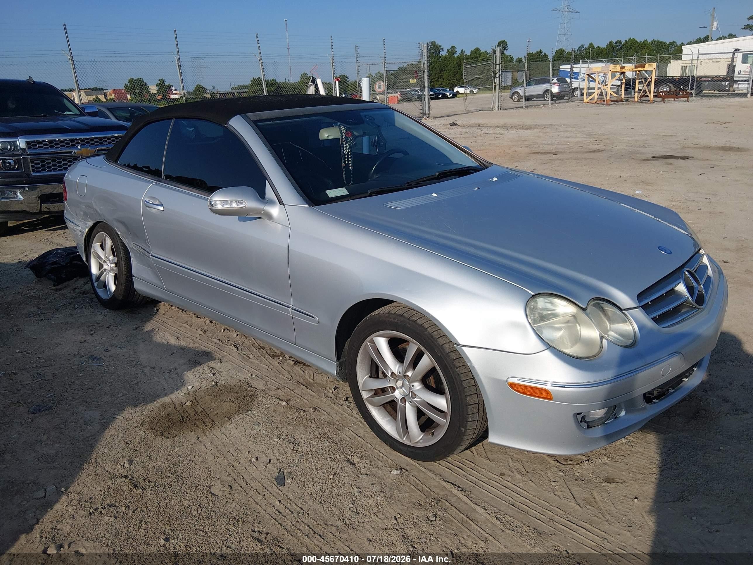 2006 Mercedes-Benz CLK 350, VIN WDBTK56G06T056034 — Side