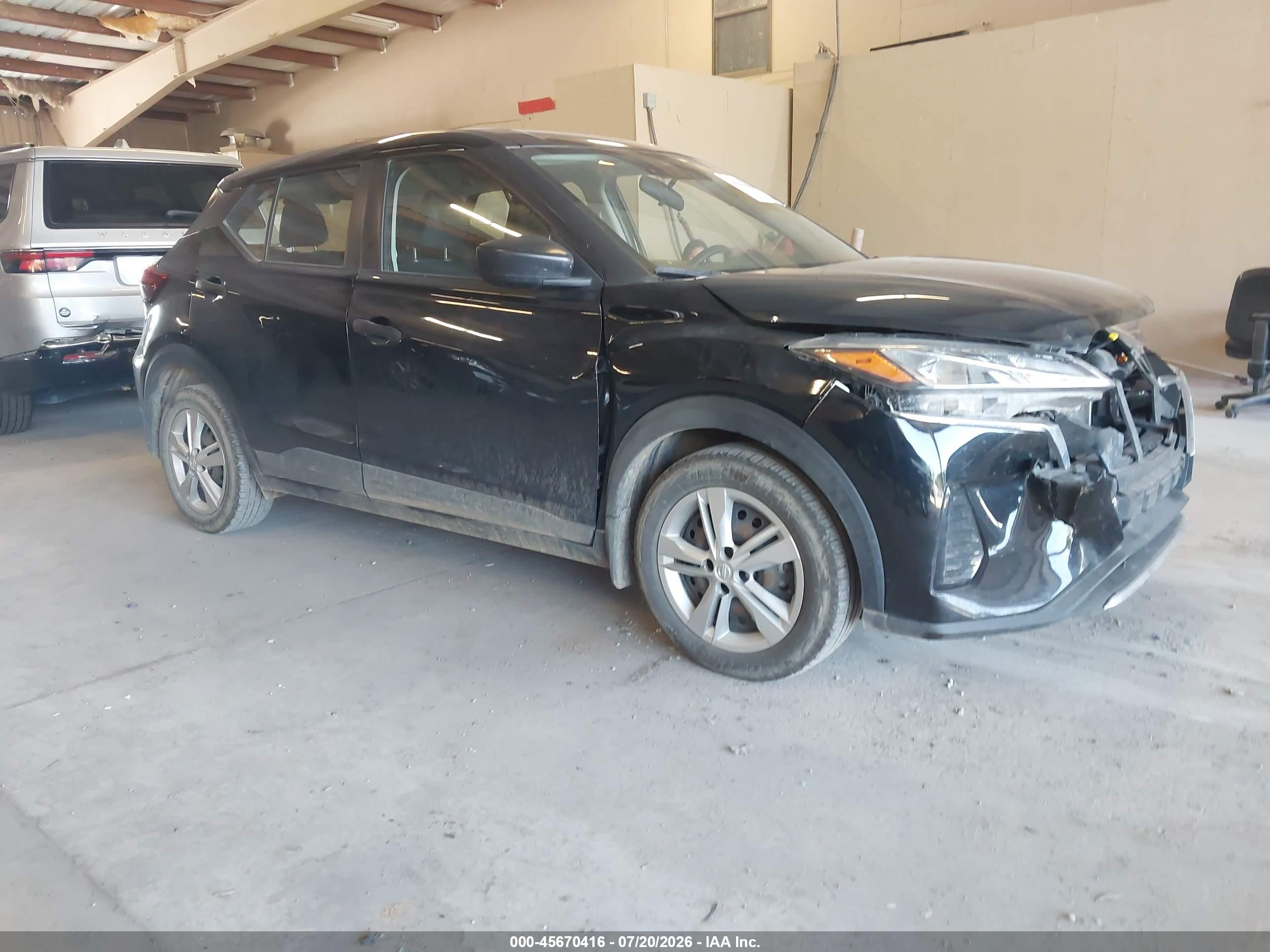 2023 Nissan Kicks S, VIN 3N1CP5BV1PL571771 — Перед