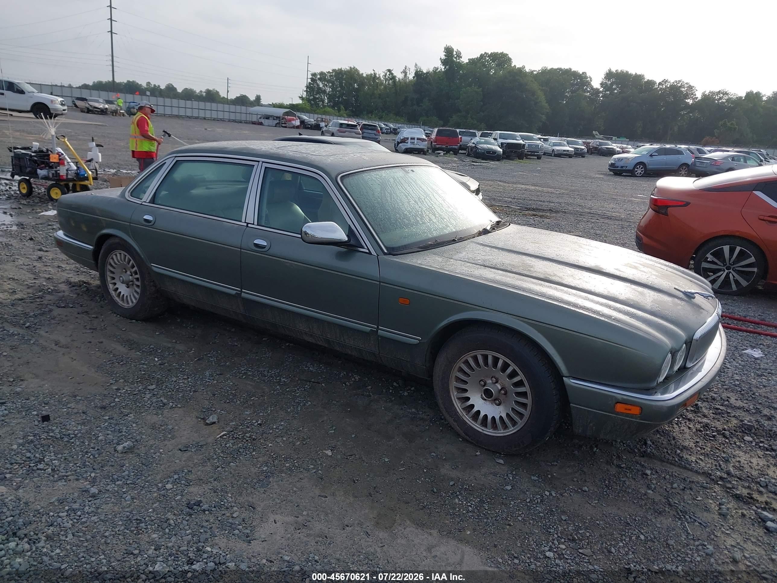 1996 Jaguar XJ Vanden Plas, VIN SAJKX6244TC776417 — Normal wear