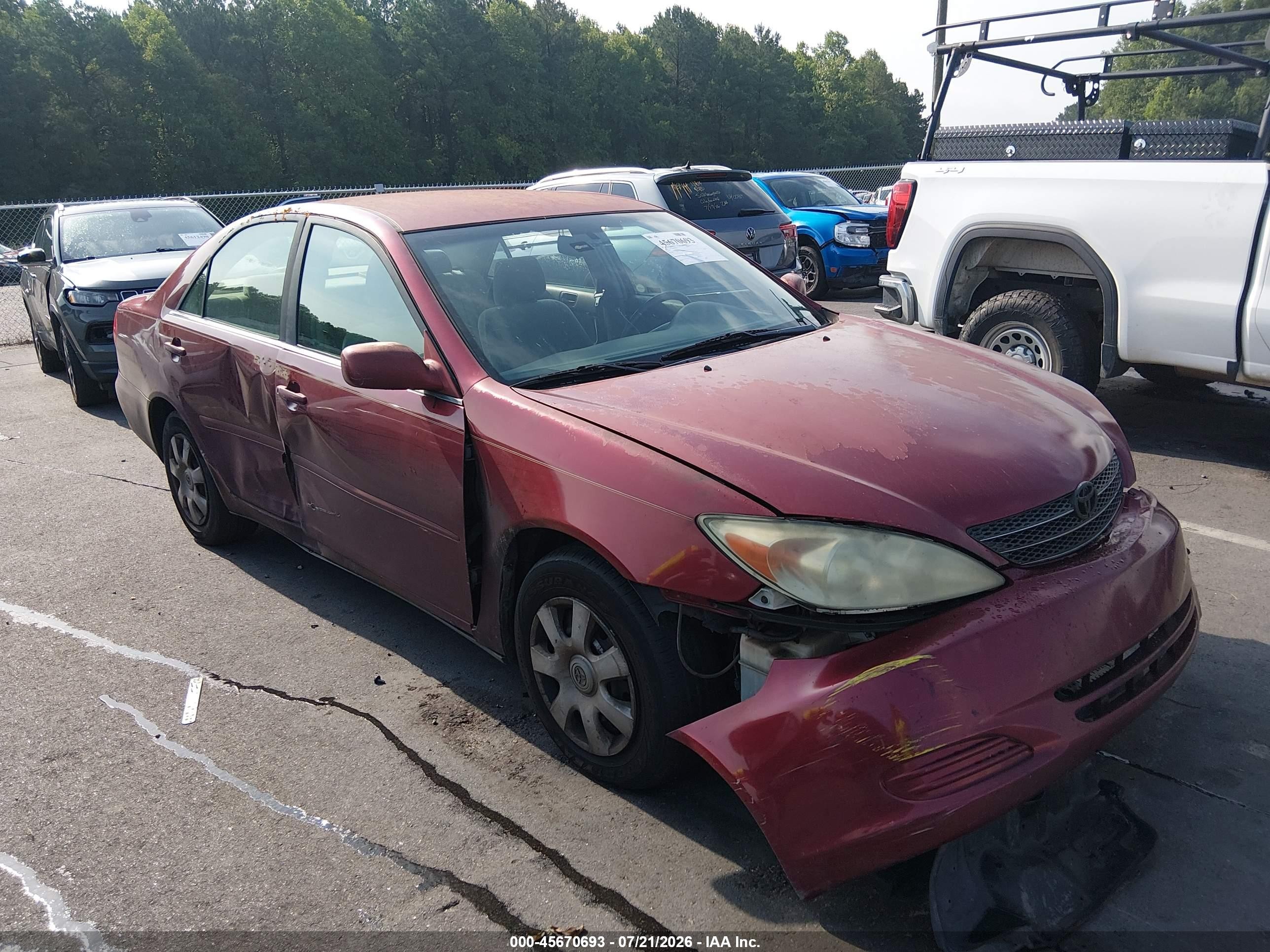 2003 Toyota Camry LE, VIN 4T1BE32K83U151929 — Front end