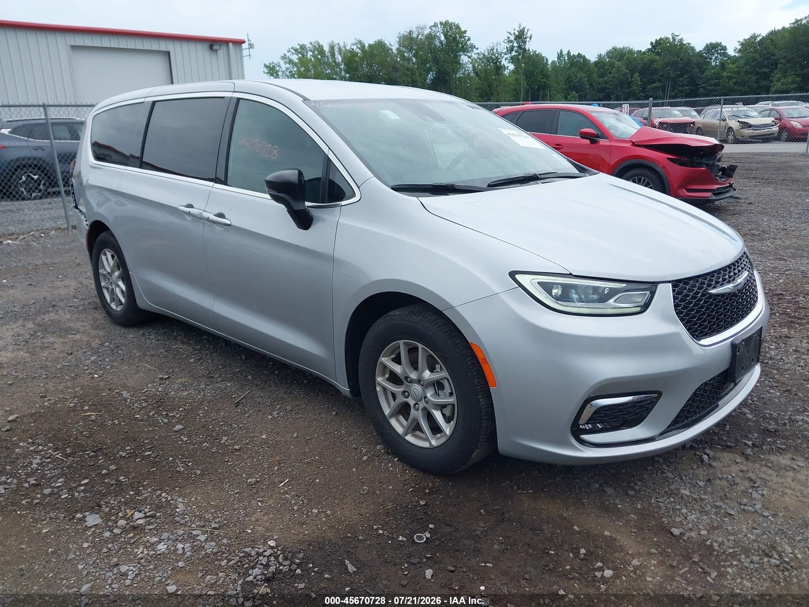 2026 Chrysler Pacifica Select, VIN 2C4RC1BG4TR240144 — Зад