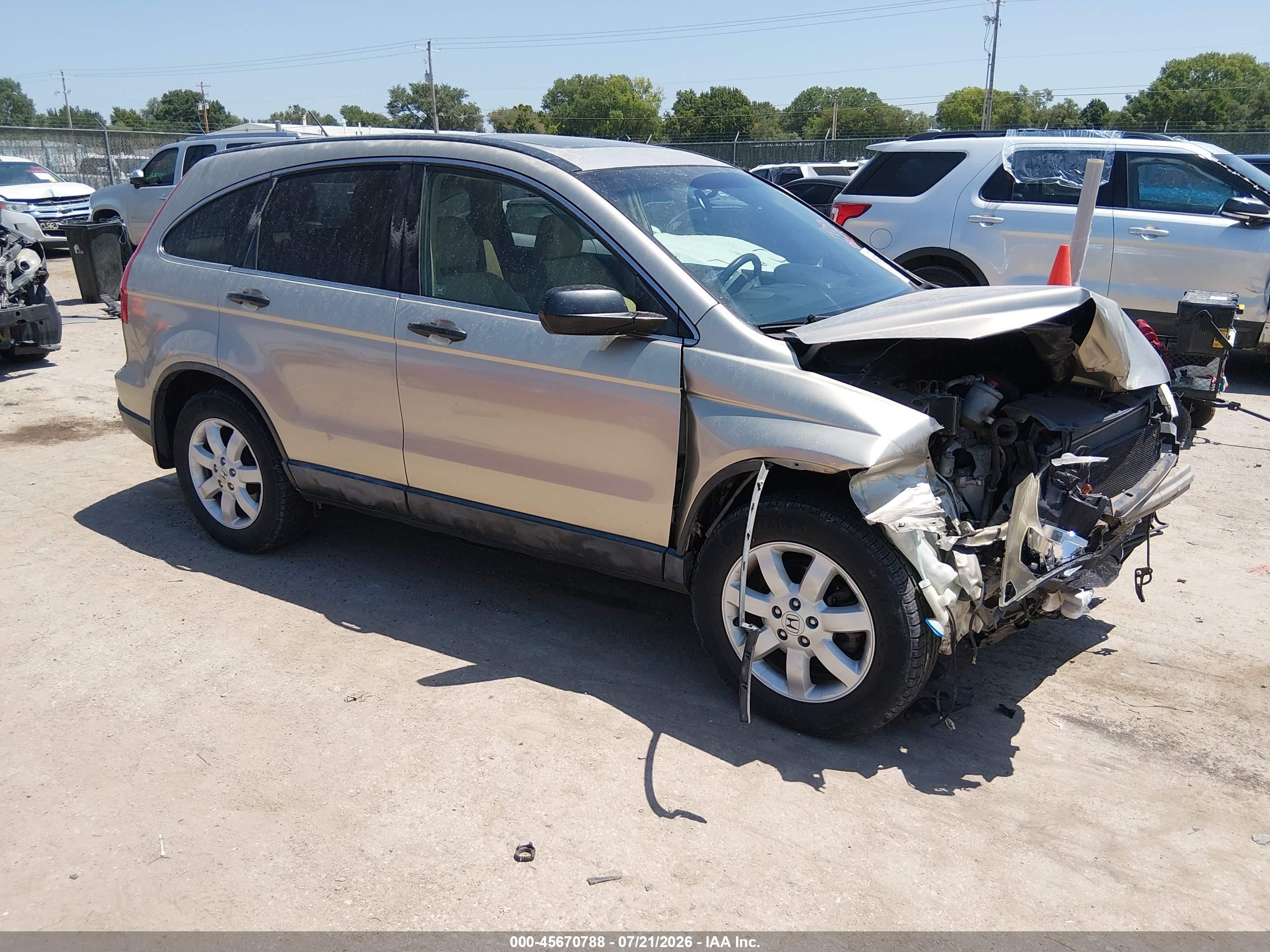 2007 Honda CR-V EX, VIN JHLRE48537C024689 — Перед