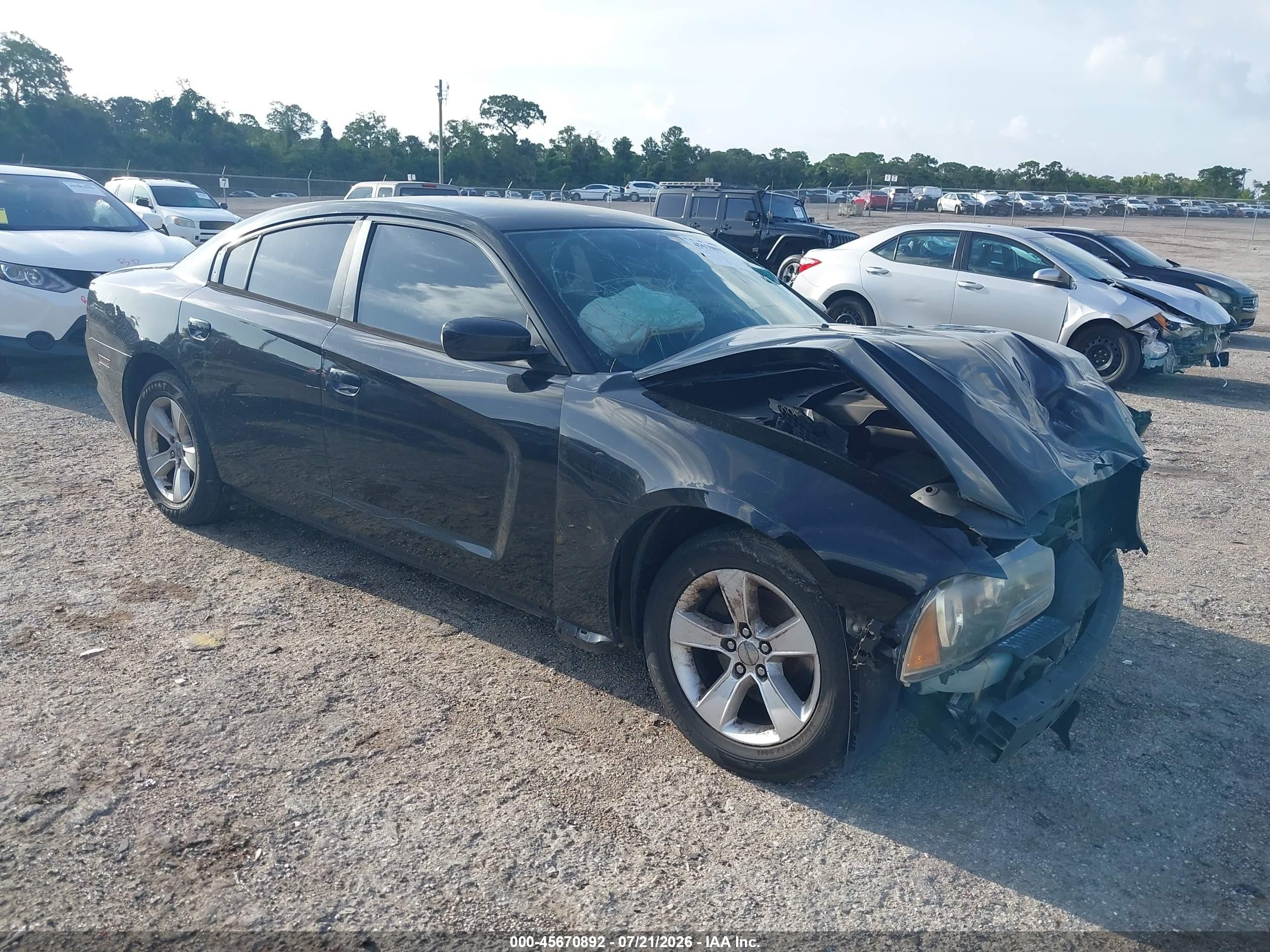 2014 Dodge Charger SE, VIN 2C3CDXBG9EH254480 — Front end