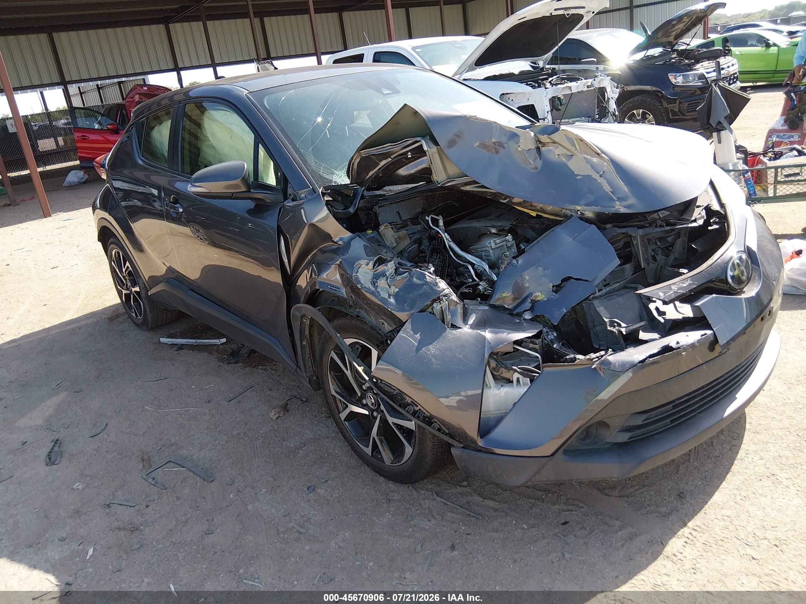2019 Toyota C-HR LE, VIN JTNKHMBX0K1036119 — Front end