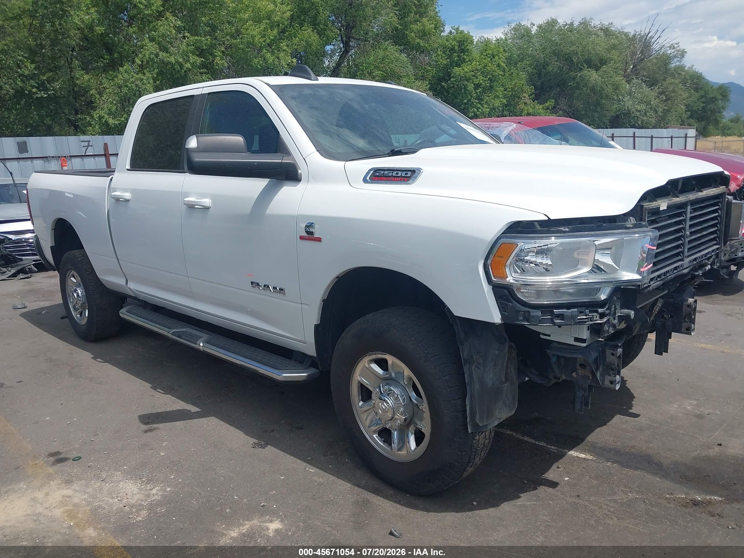 2021 Ram 2500 Big Horn, VIN 3C6UR5DL6MG653157 — Front end