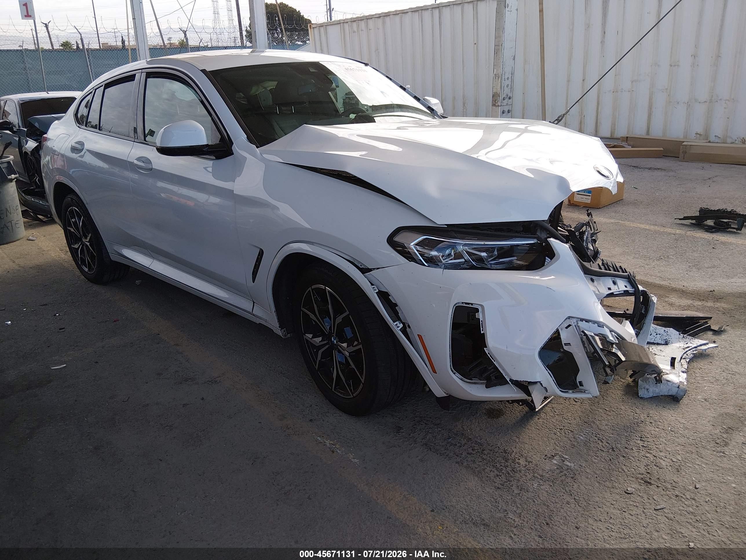 2022 BMW X4 xDrive30i, VIN 5UX33DT01N9M13800 — Front end