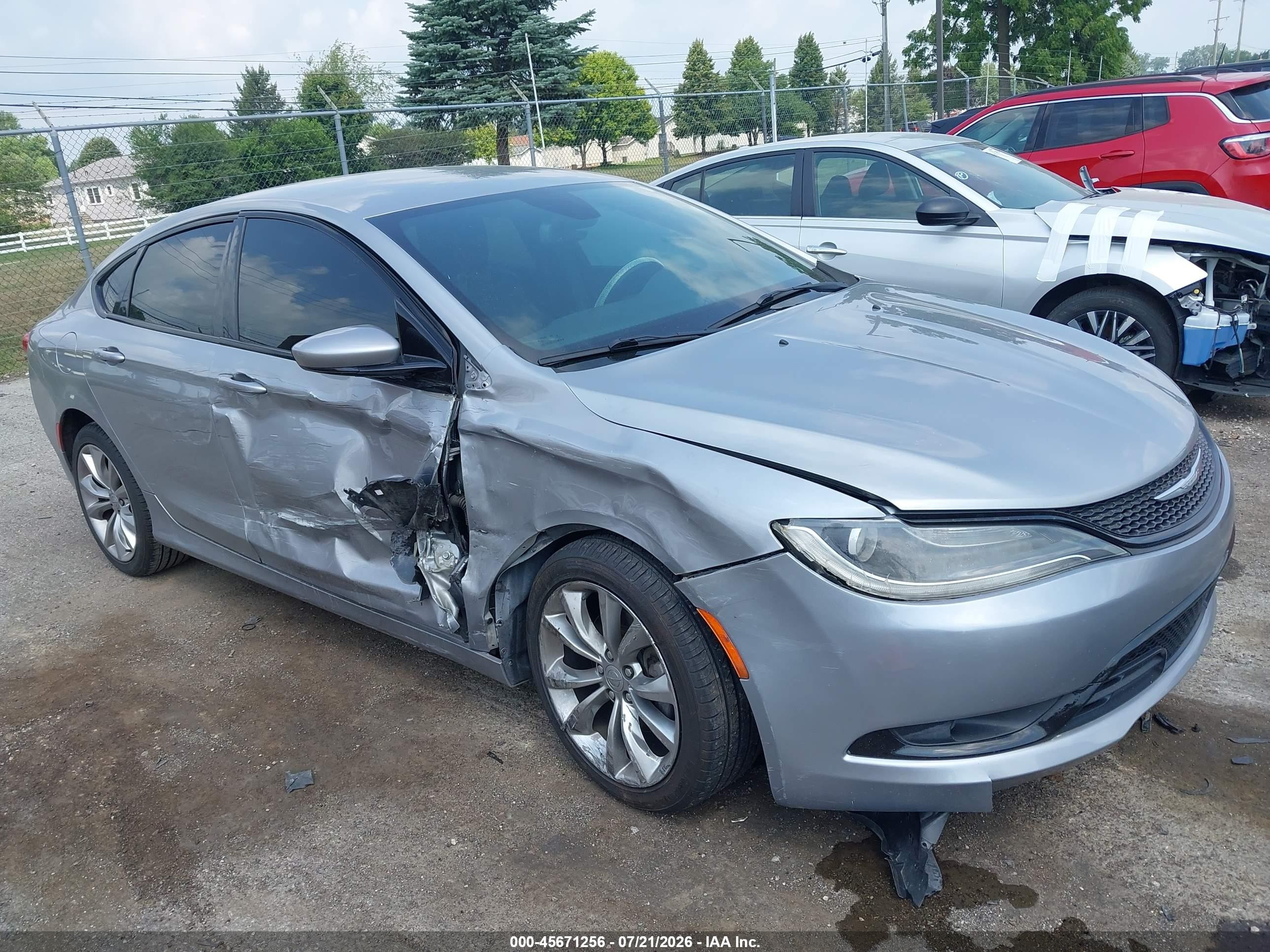 2015 Chrysler 200 S, VIN 1C3CCCBB5FN626986 — Side