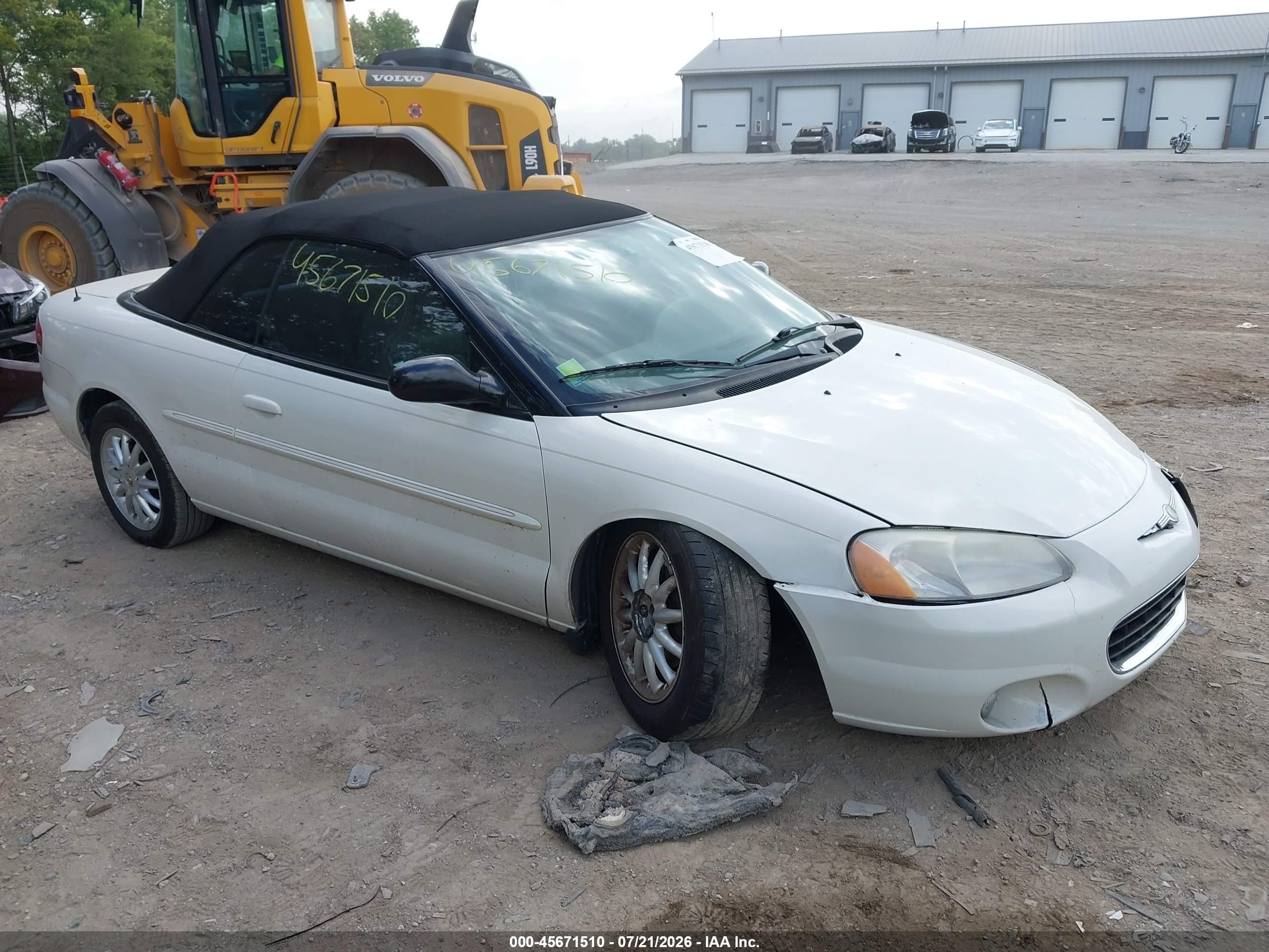 2003 Chrysler Sebring LXi, VIN 1C3EL55T33N577713 — Перед