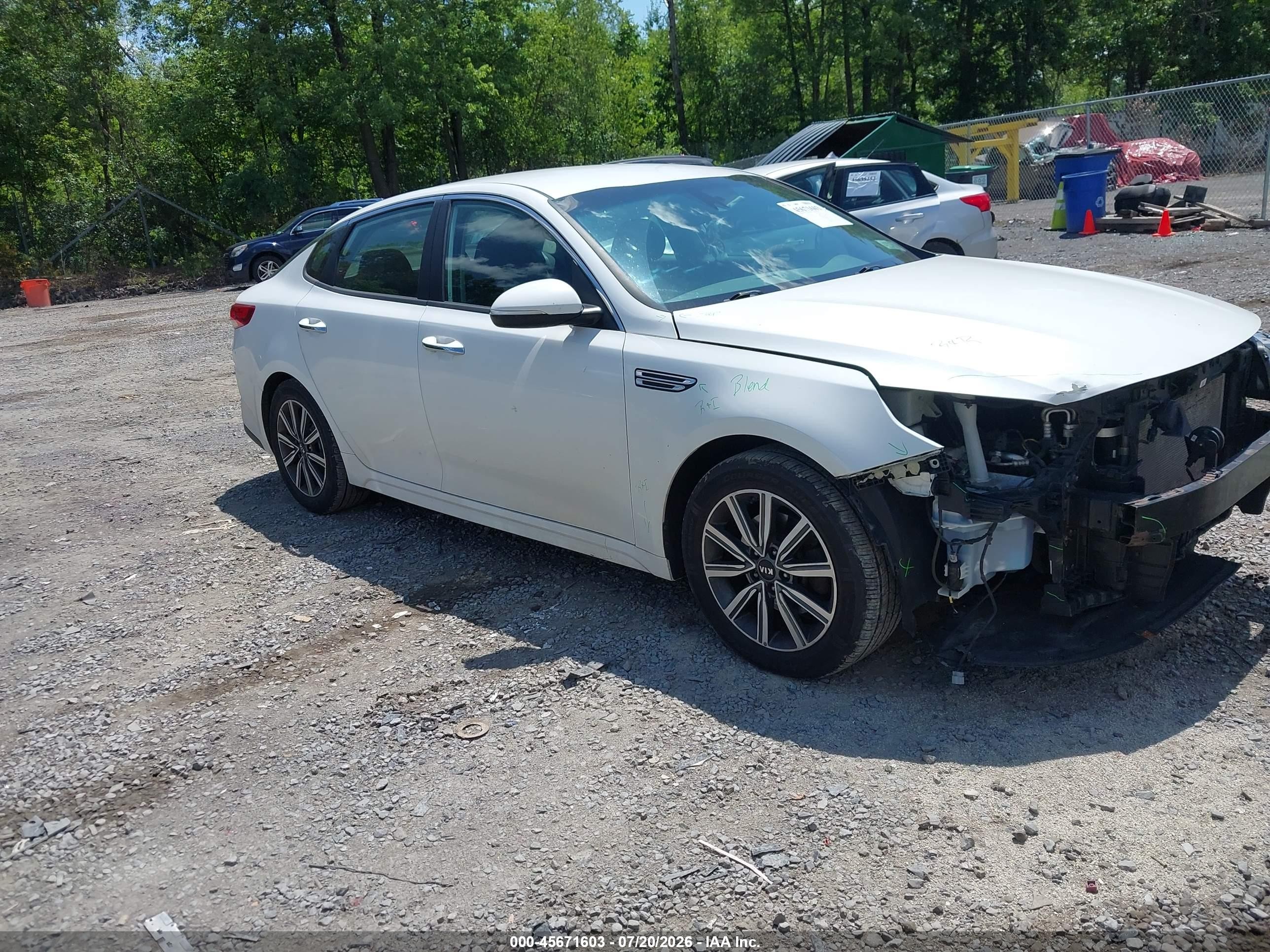 2019 Kia Optima S, VIN 5XXGT4L39KG370724 — Front end