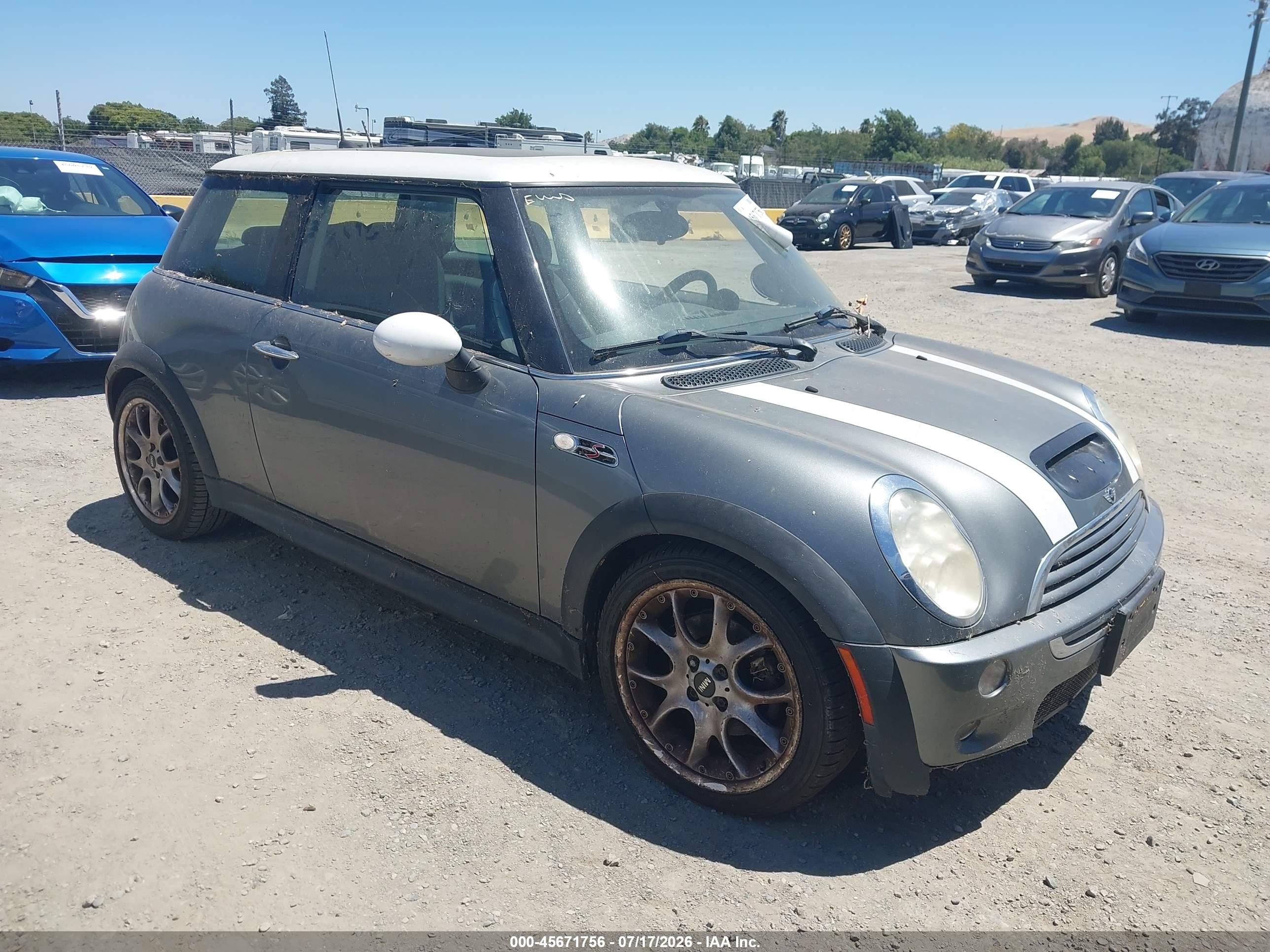 2006 MINI Hardtop S, VIN WMWRE33566TJ39331 — Обычный износ
