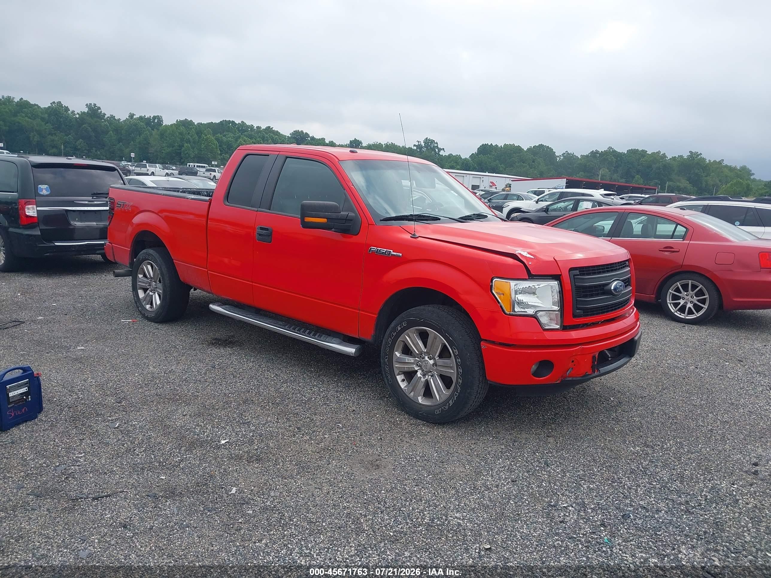 2014 Ford F-150 STX, VIN 1FTFX1CF9EFB57817 — Front end