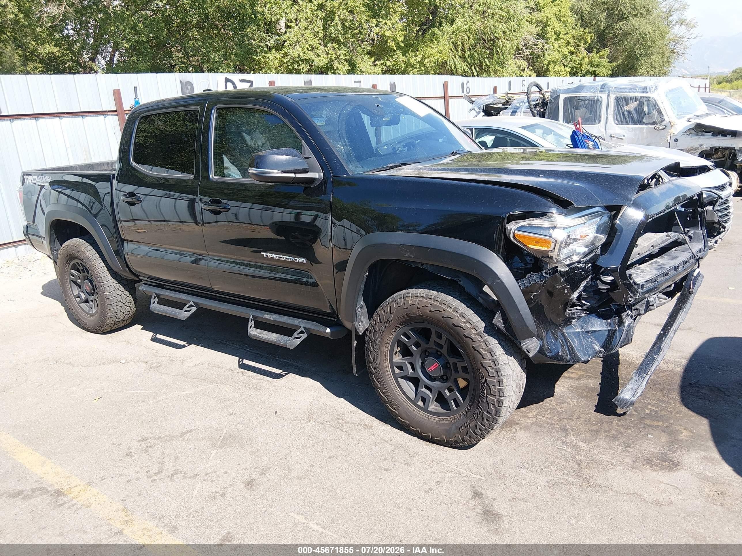2021 Toyota Tacoma SR5, VIN 3TMCZ5AN0MM374475 — Front end